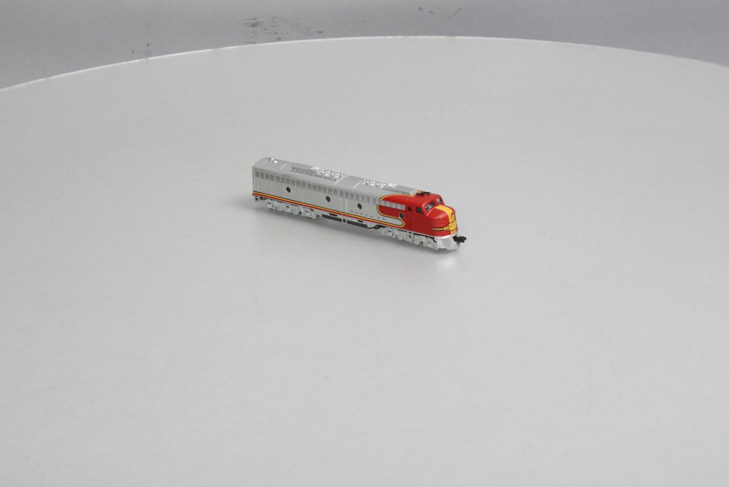 Life Like 7159 N Scale Santa Fe E-8 Diesel Locomotive EX/Box