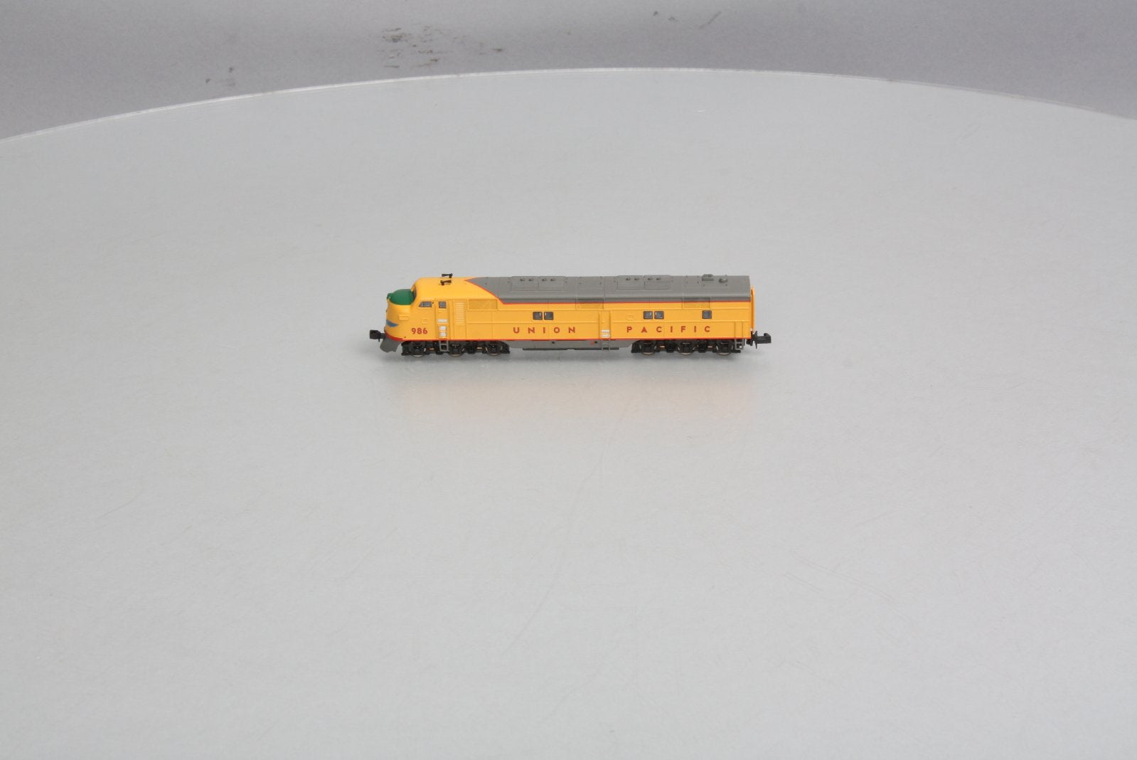 Life Like 7019 N Scale Union Pacific E-7 Powered Unit Diesel Locomotive #986 LN/Box