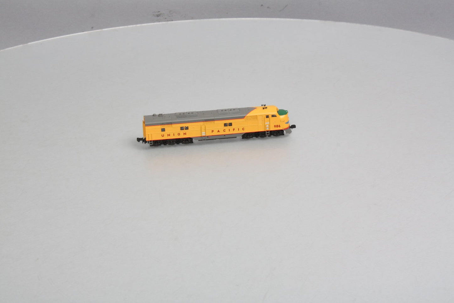 Life Like 7019 N Scale Union Pacific E-7 Powered Unit Diesel Locomotive #986 LN/Box