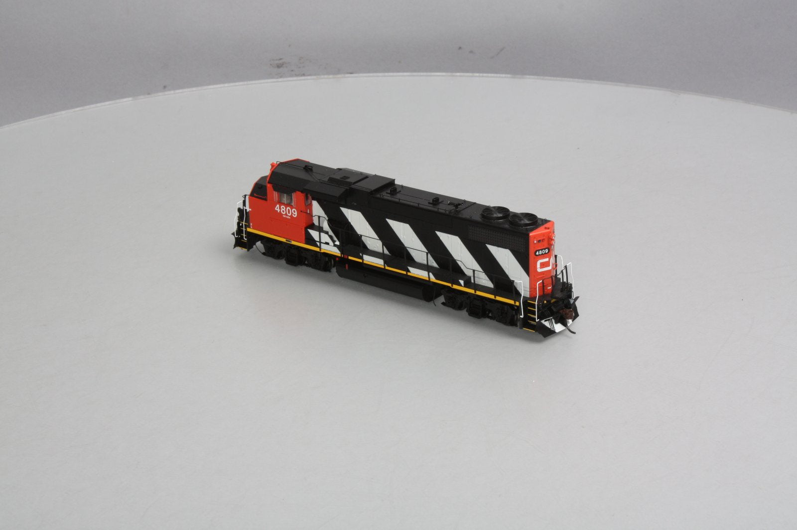 Athearn G40603 Canadian National GP38-2 Diesel #4809 w/DCC & Tsunami Sound LN/Box