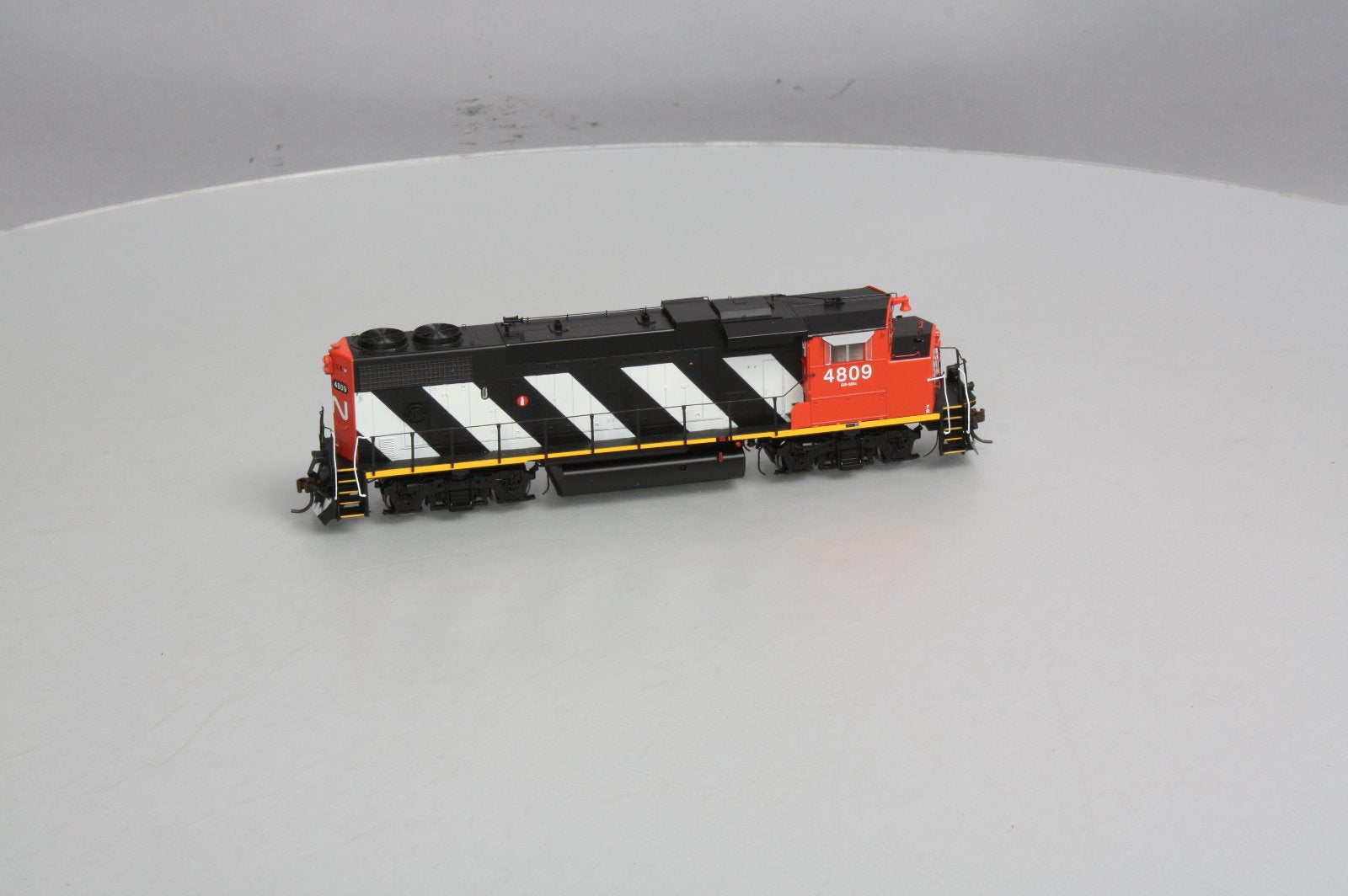 Athearn G40603 Canadian National GP38-2 Diesel #4809 w/DCC & Tsunami Sound LN/Box