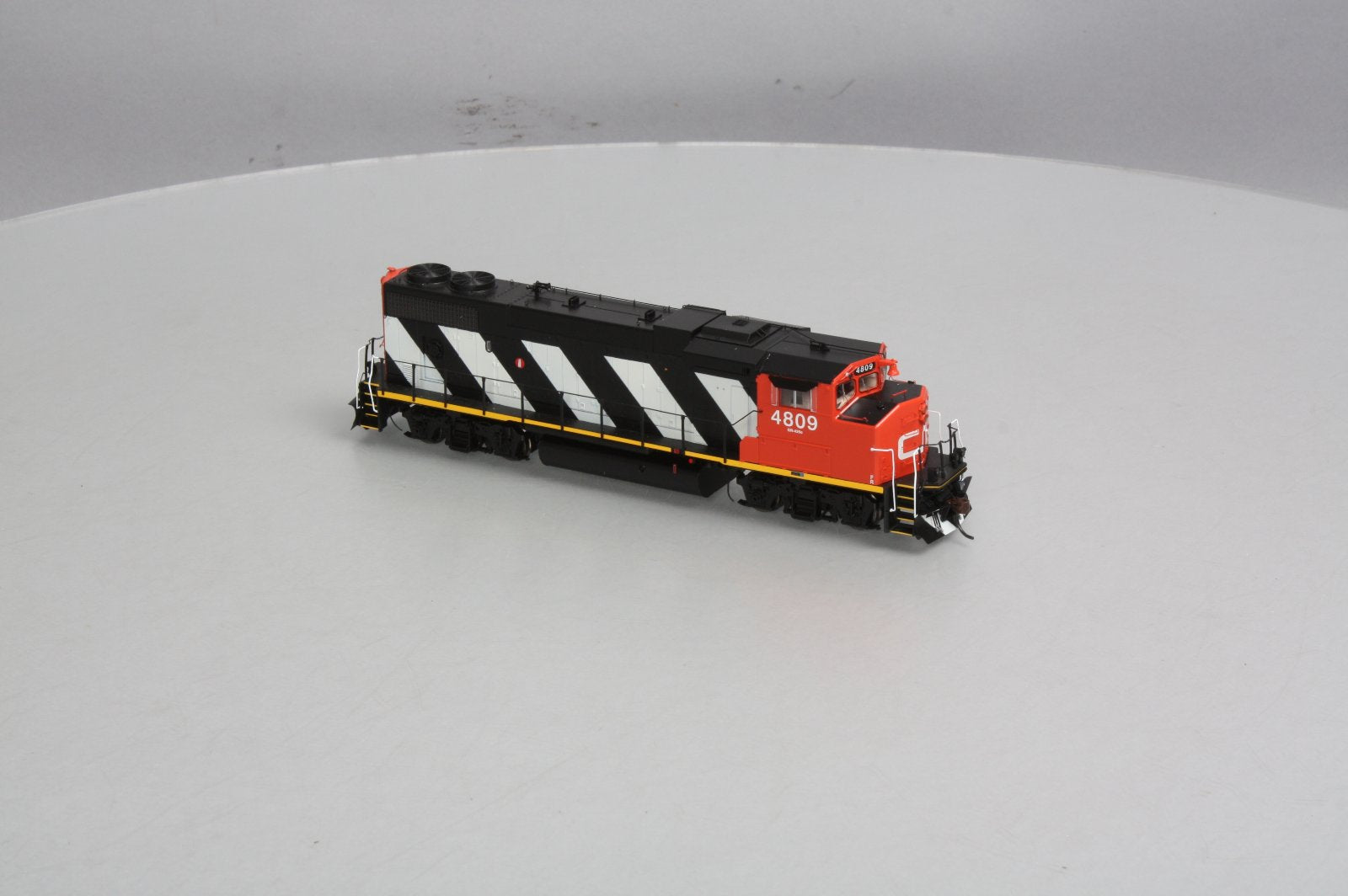 Athearn G40603 Canadian National GP38-2 Diesel #4809 w/DCC & Tsunami Sound LN/Box
