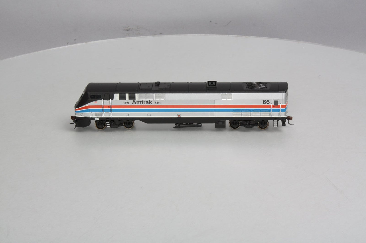 Athearn 99451 HO Amtrak 40th Anniversary Phase II P42DC Diesel Locomotive #66 LN/Box