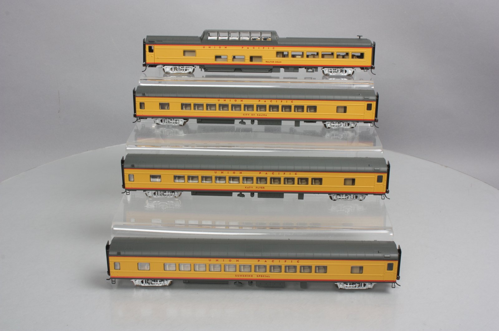 Rivarossi R6997 HO Scale Union Pacific Excursion Passenger Set A LN/Box