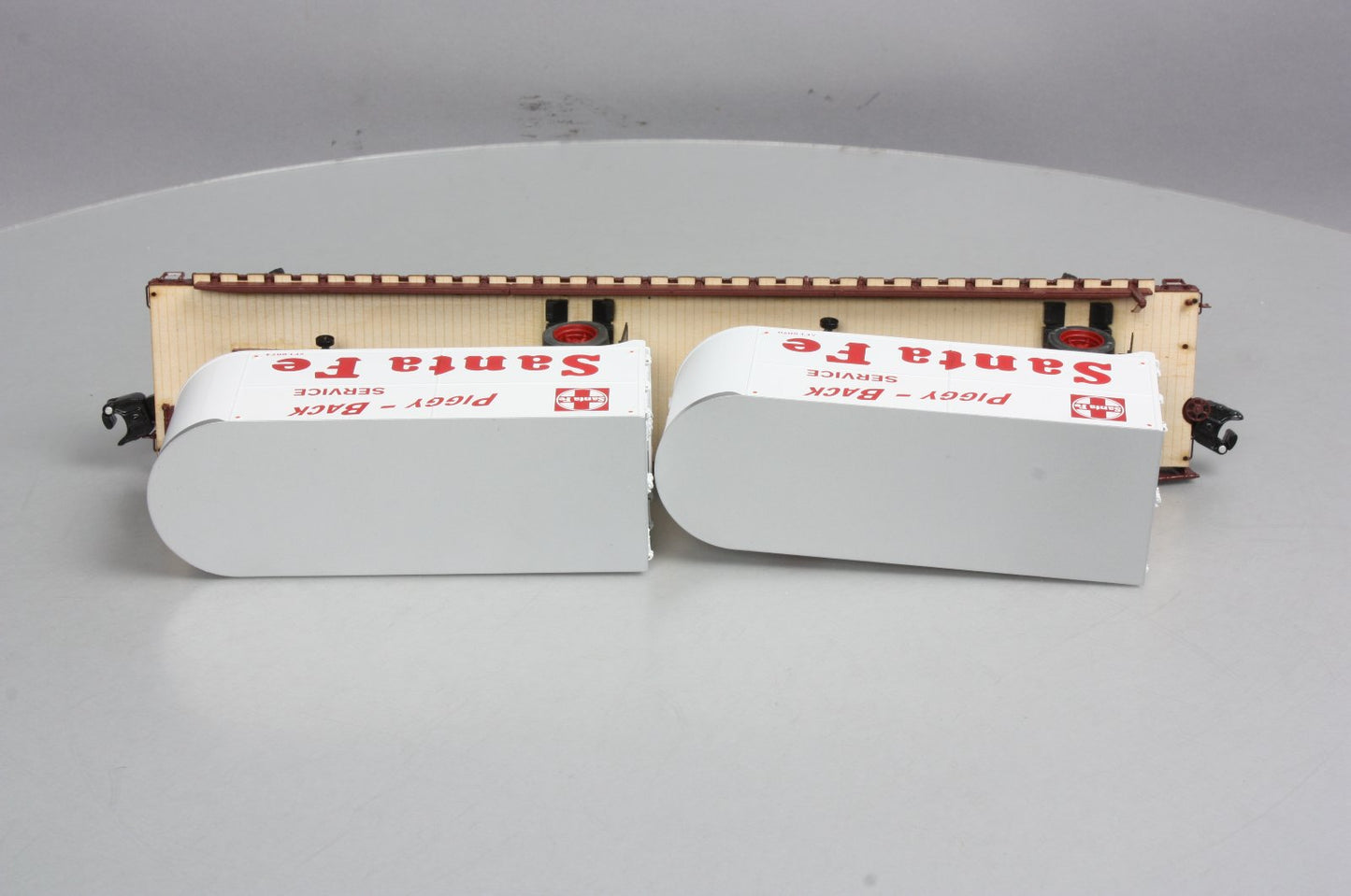 Lionel 6-27068 Santa Fe Flatcar with Piggyback Trailers