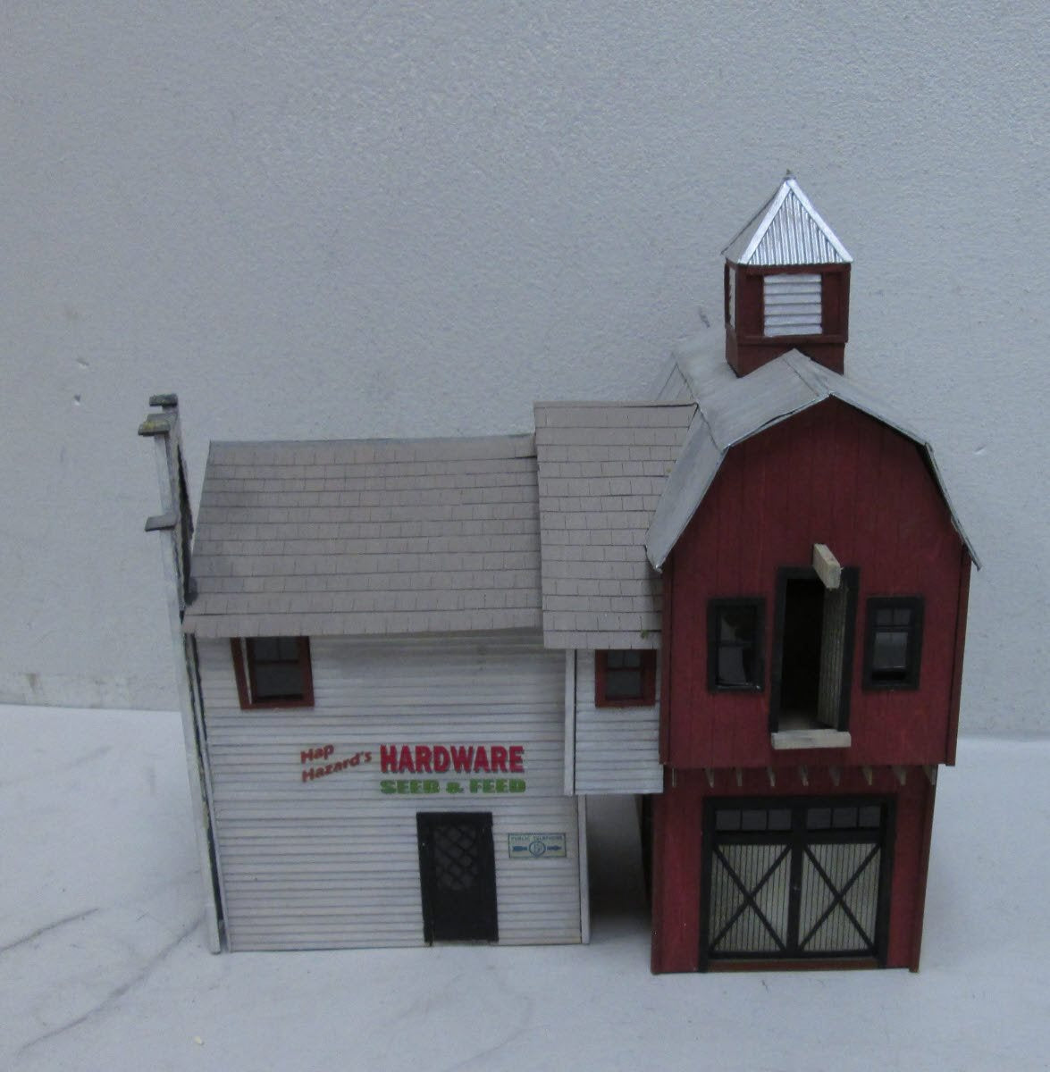 Rusty Stumps HO Hap Hazards Hardware Seed & Feed Craftsman Building Kit