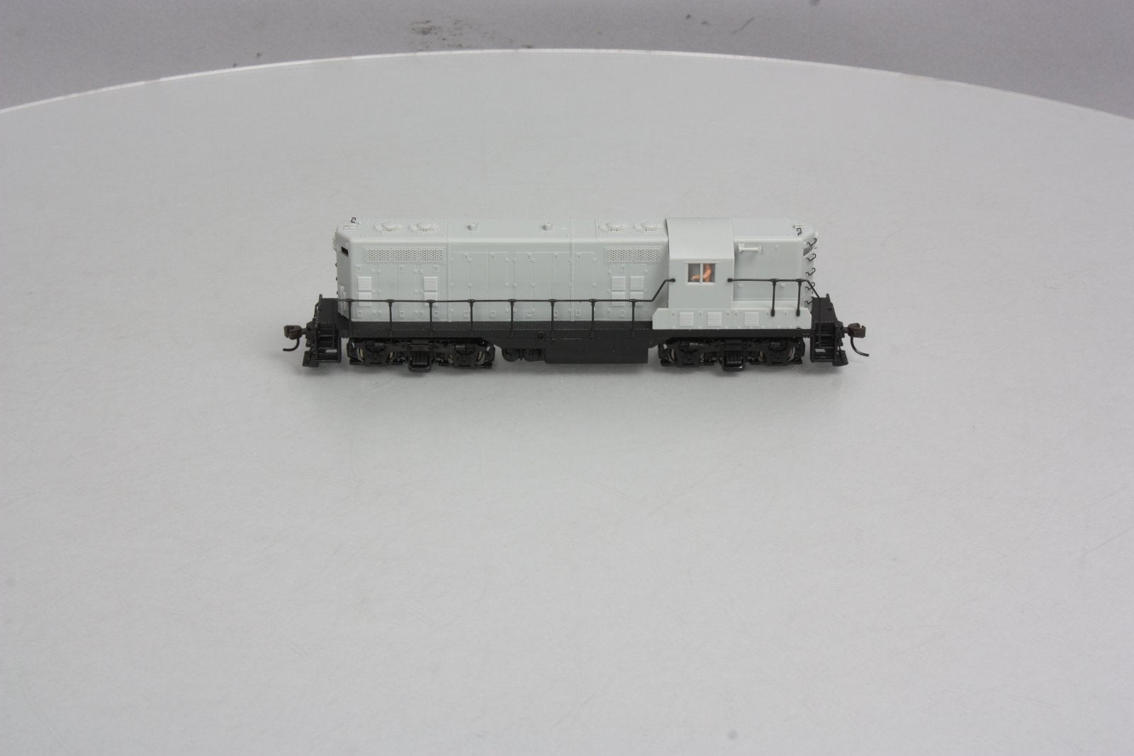 Atlas 8400 HO Undecorated EMD GP-7 w/o Dynamic Brake