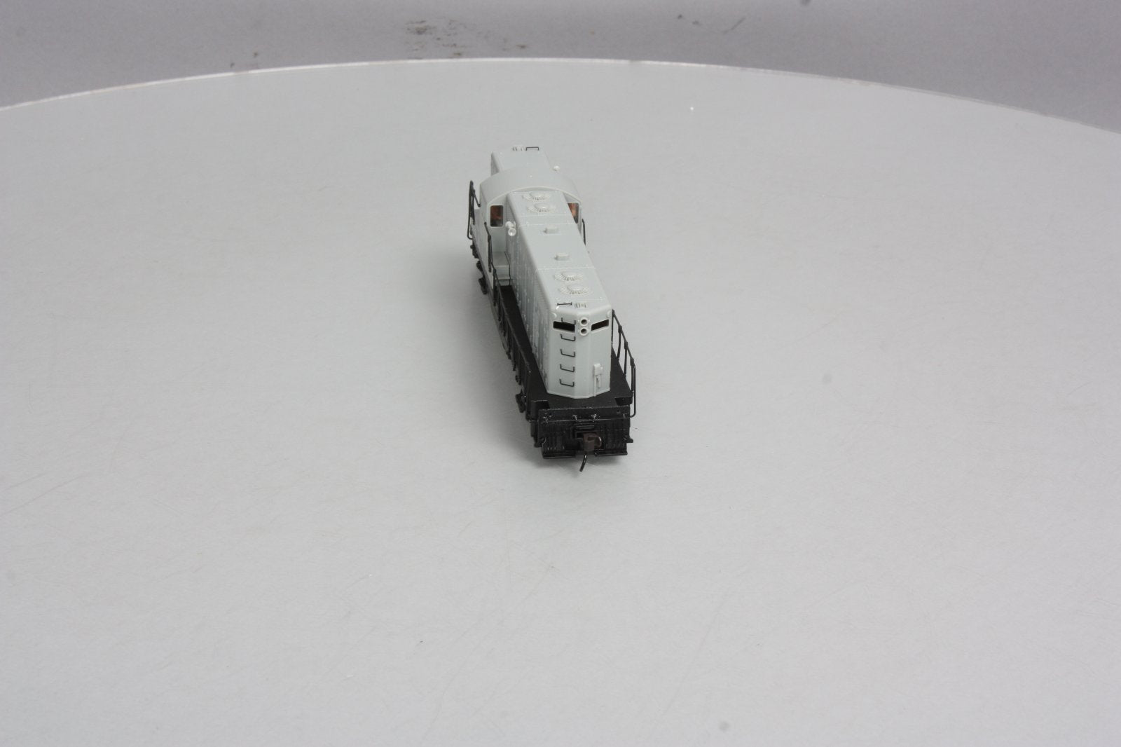Atlas 8400 HO Undecorated EMD GP-7 w/o Dynamic Brake
