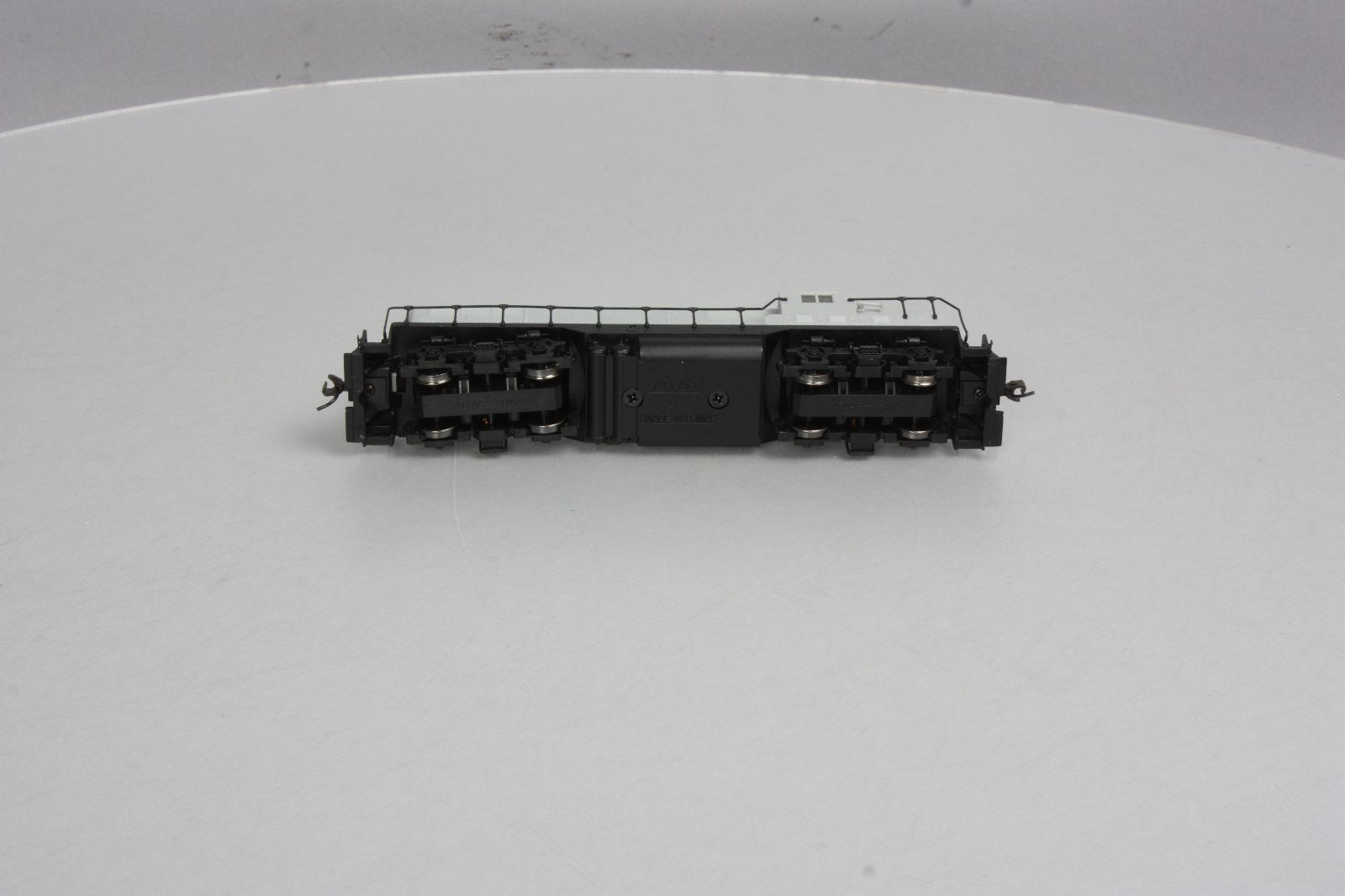 Atlas 8400 HO Undecorated EMD GP-7 w/o Dynamic Brake