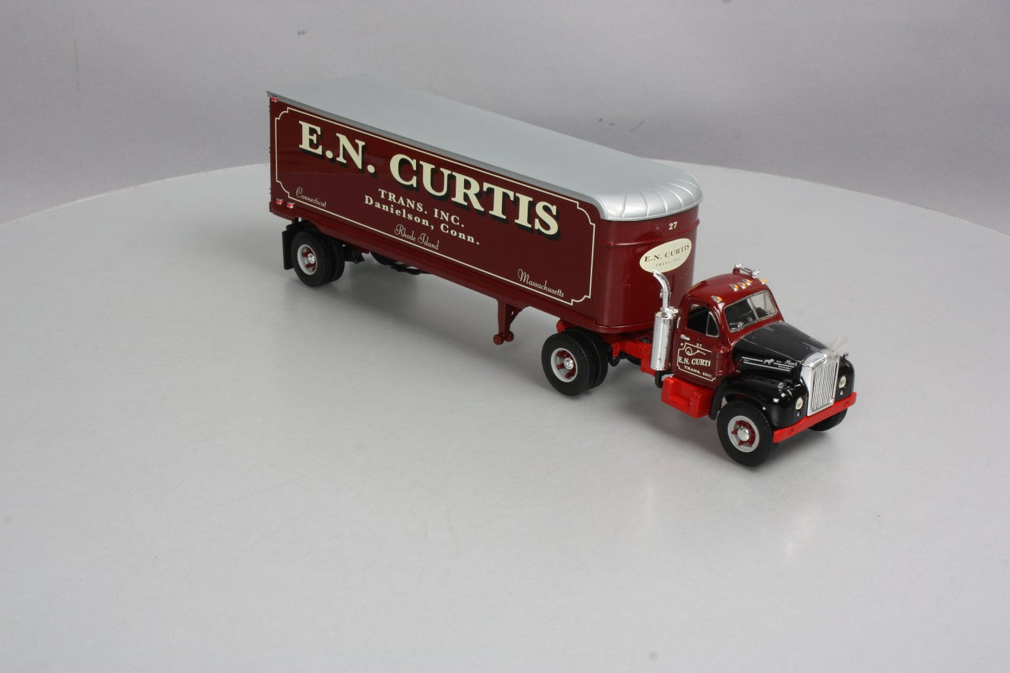 First Gear 19-2564 1:34 Diecast E.N. Curtis 1960 Mack B-Model Tractor Trailer