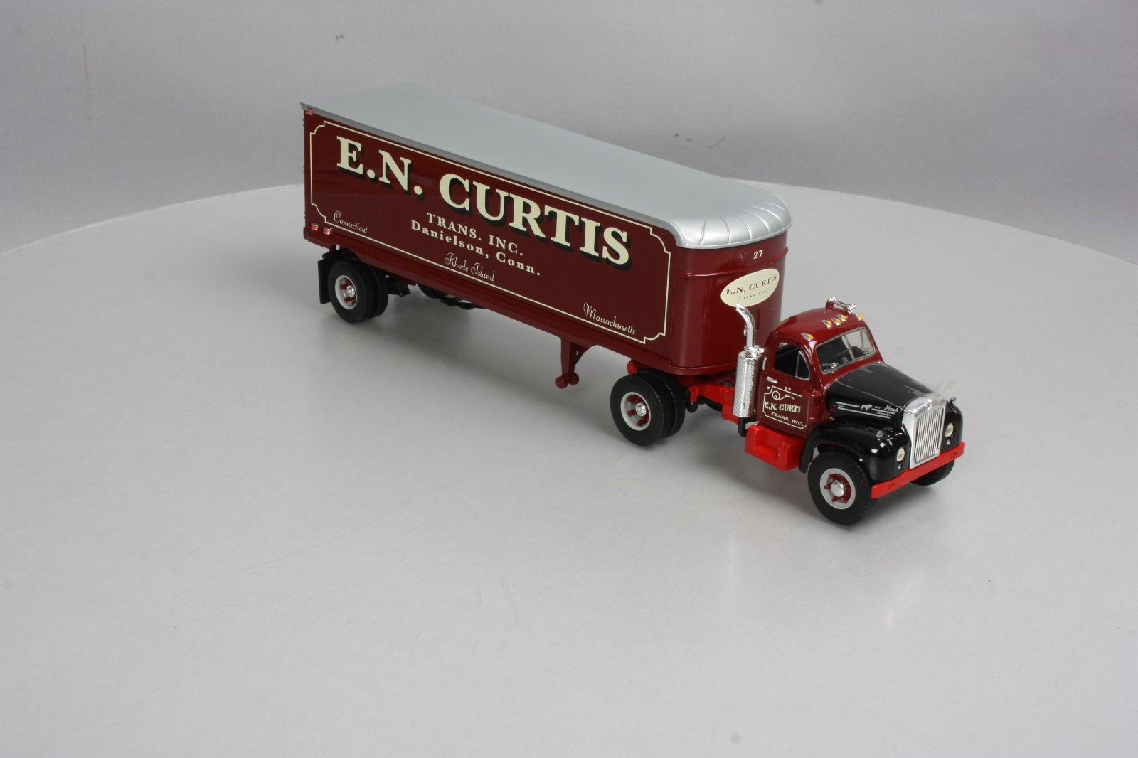 First Gear 19-2564 1:34 Diecast E.N. Curtis 1960 Mack B-Model Tractor Trailer