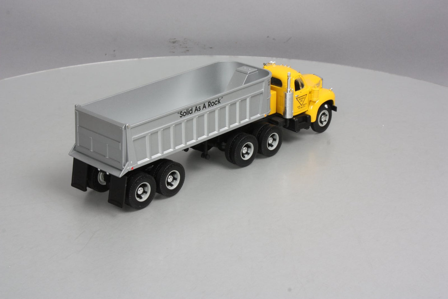 First Gear 19-2603 1:34 Diecast Mack B-Model Triangle Inc. Sand Gravel