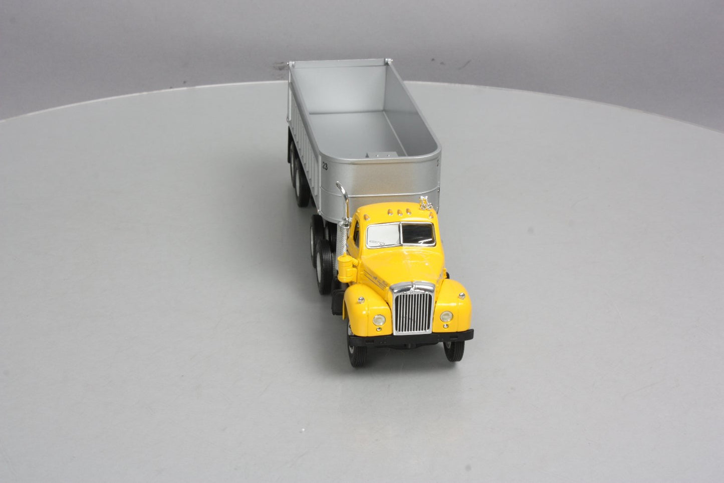 First Gear 19-2603 1:34 Diecast Mack B-Model Triangle Inc. Sand Gravel