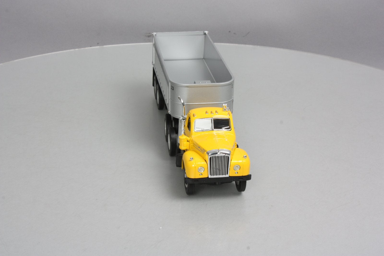 First Gear 19-2603 1:34 Diecast Mack B-Model Triangle Inc. Sand Gravel