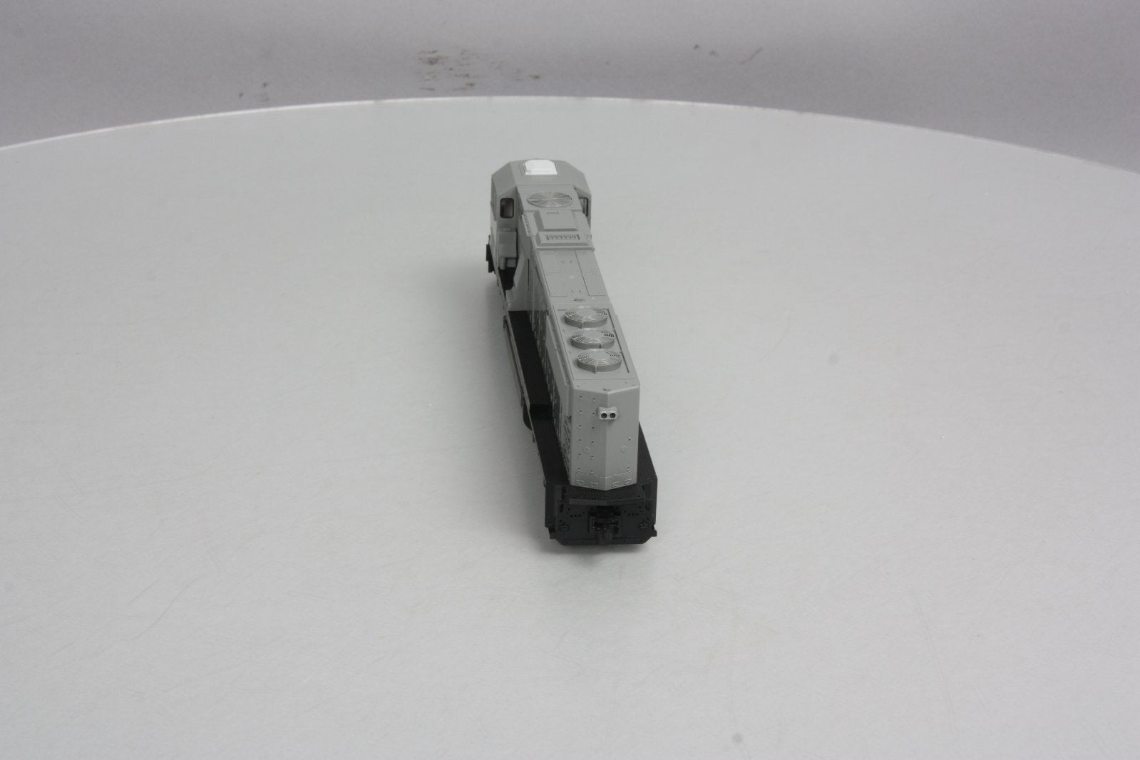 Kato 37-6450 HO Undecorated EMD SD70MAC Diesel Locomotive w/Nose Headlight