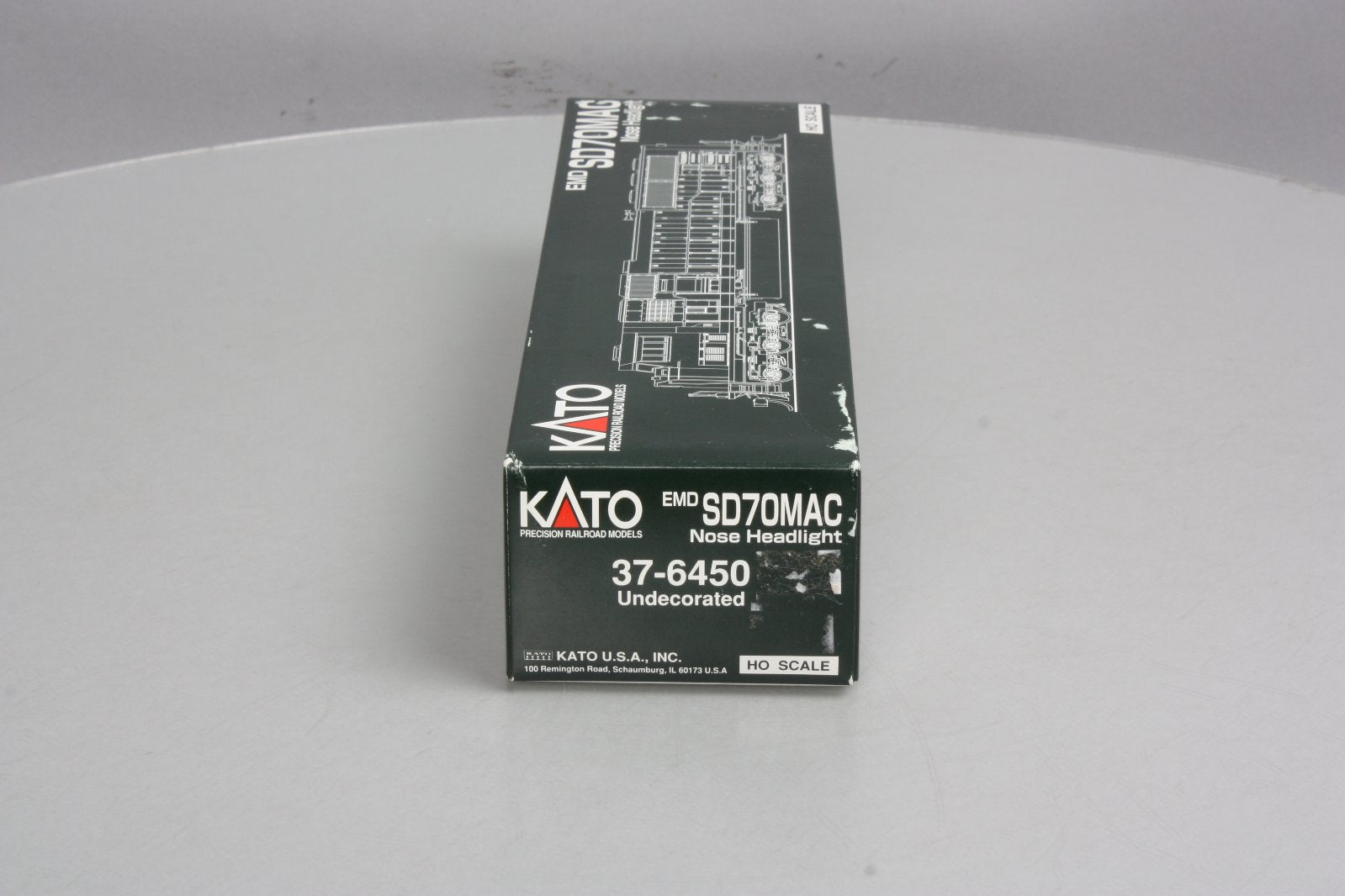 Kato 37-6450 HO Undecorated EMD SD70MAC Diesel Locomotive w/Nose