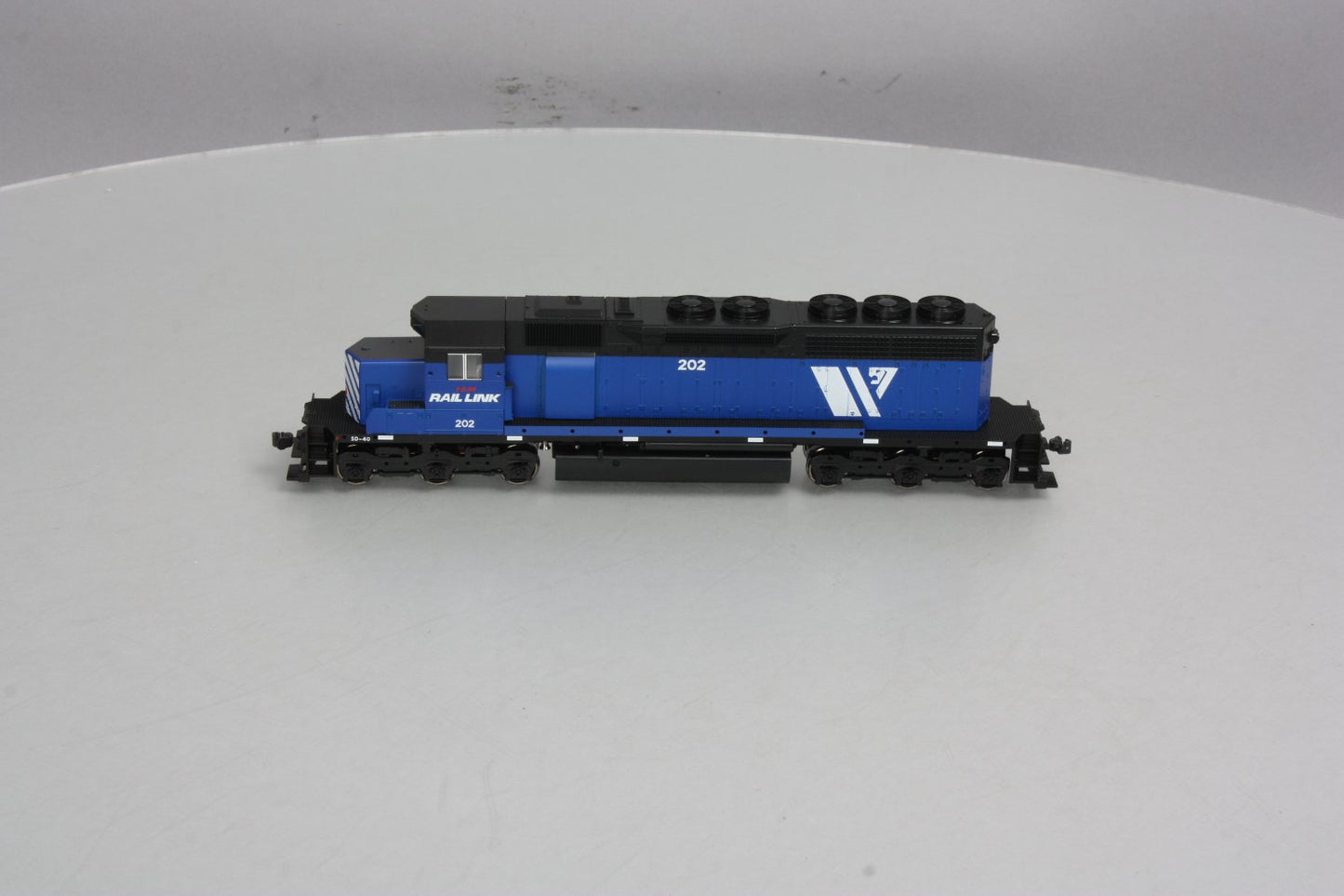 Kato 37-6325 HO Scale I&M Rail Link SD40 Diesel Locomotive #202