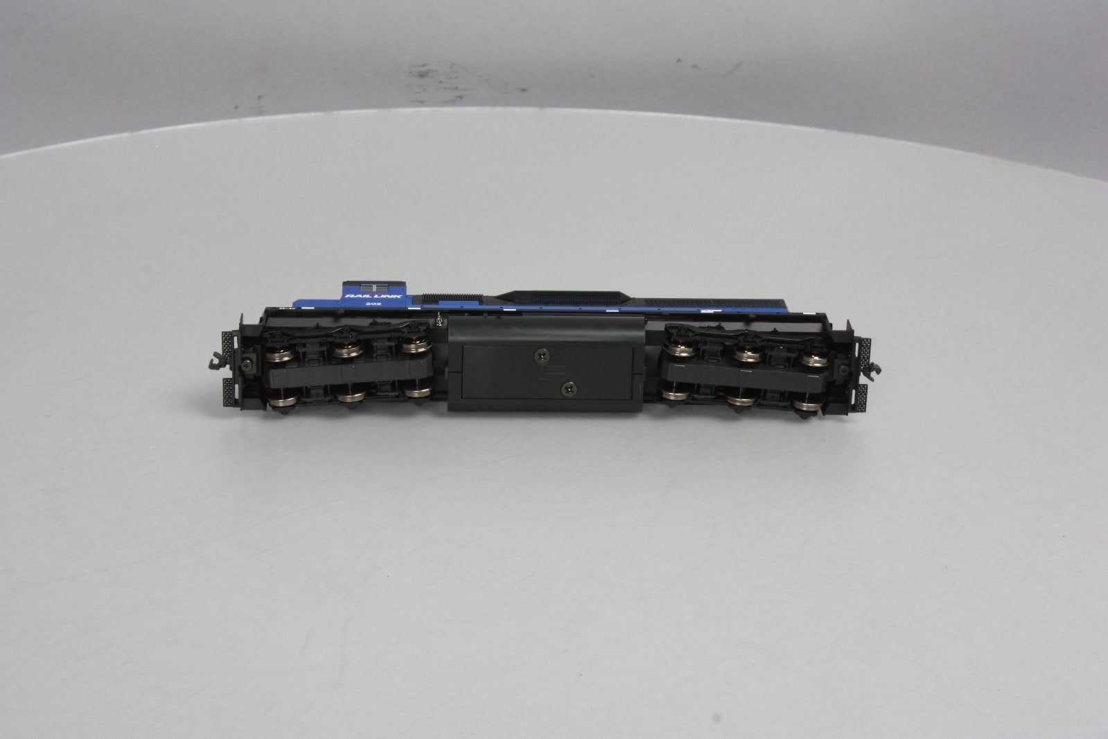Kato 37-6325 HO Scale I&M Rail Link SD40 Diesel Locomotive #202