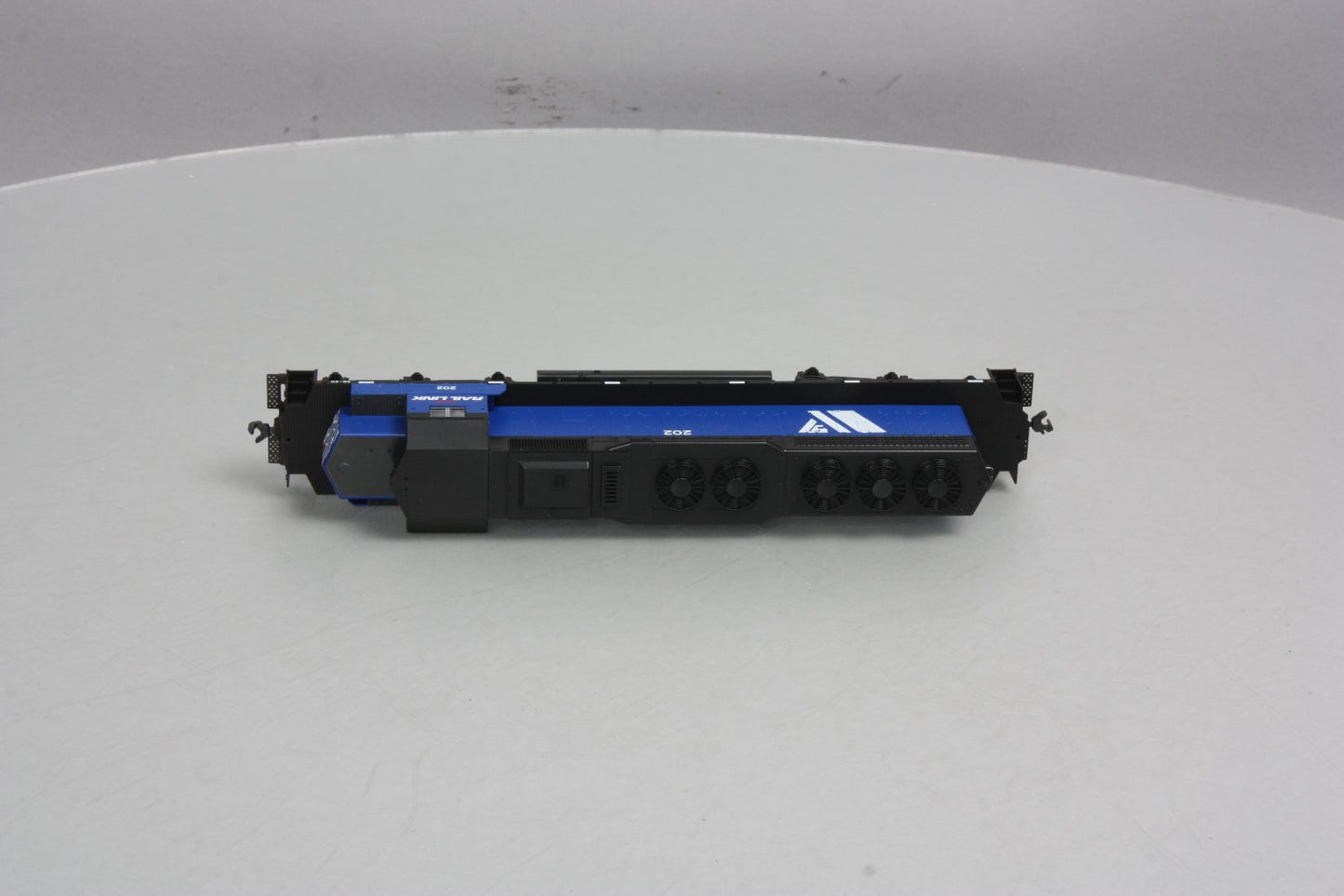 Kato 37-6325 HO Scale I&M Rail Link SD40 Diesel Locomotive #202