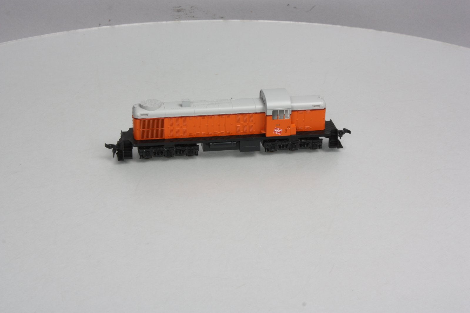 Kato 37-2603 Milwaukee Road Alco RSC-2 (Unnumbered) LN/Box