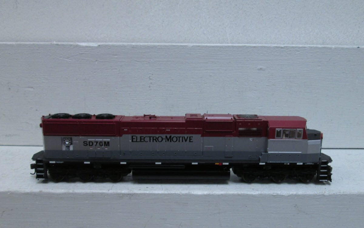 Athearn G6124 HO Electro-Motive EMD Leasing SD70M Diesel Locomotive  LN/Box