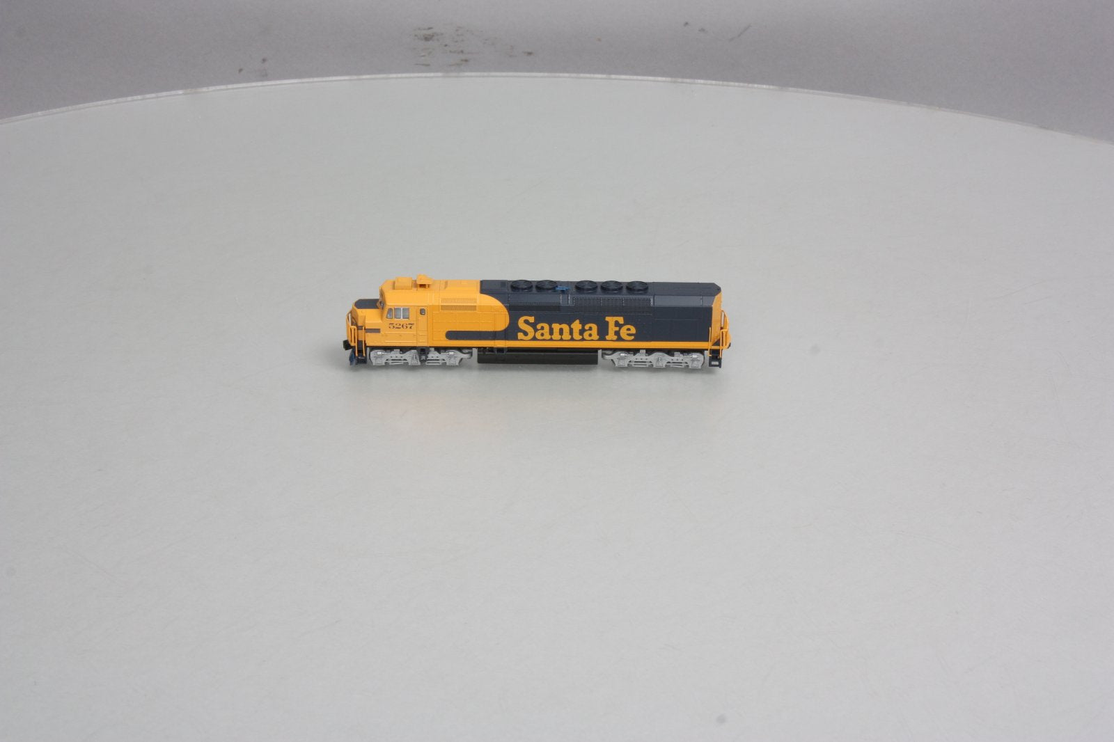 Kato 176-9213 N Santa Fe EMD SDP40F Type IVA Diesel Loco #5267