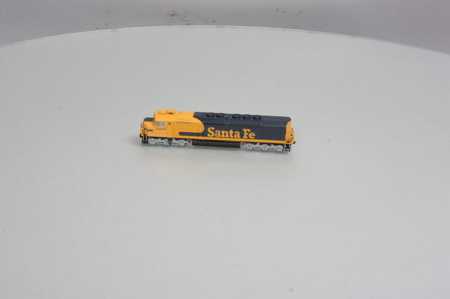 Kato 176-9213 N Santa Fe EMD SDP40F Type IVA Diesel Loco #5267