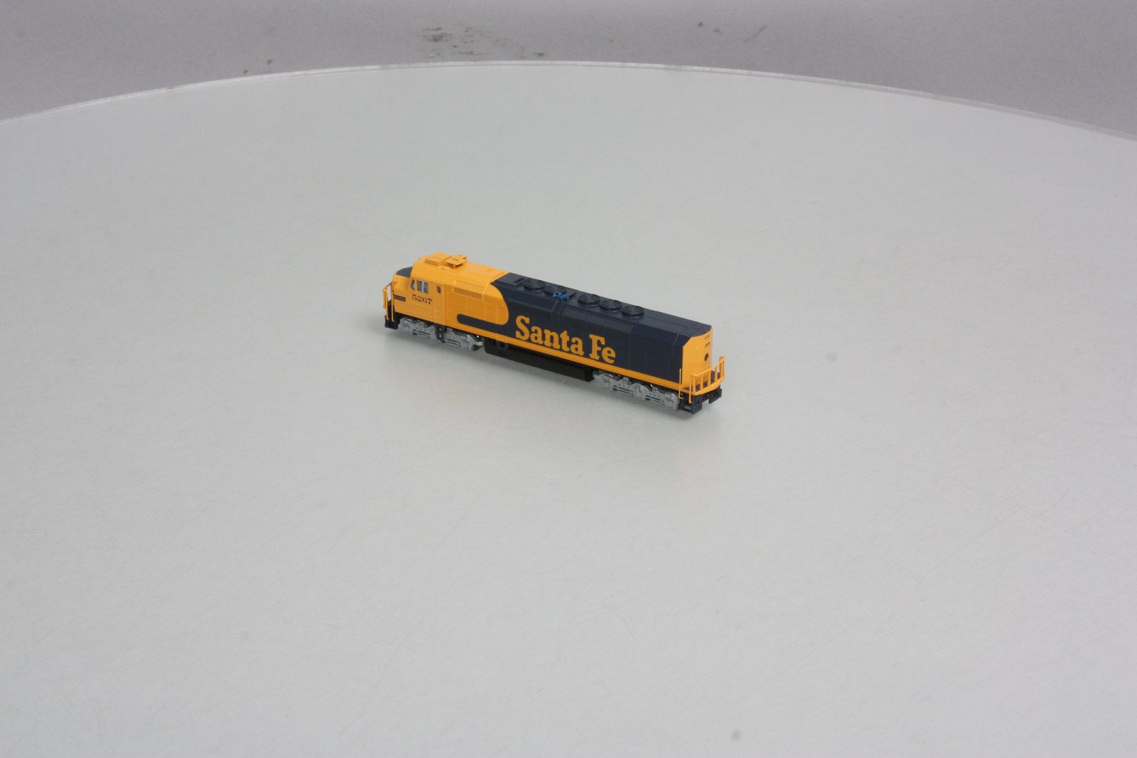 Kato 176-9213 N Santa Fe EMD SDP40F Type IVA Diesel Loco #5267