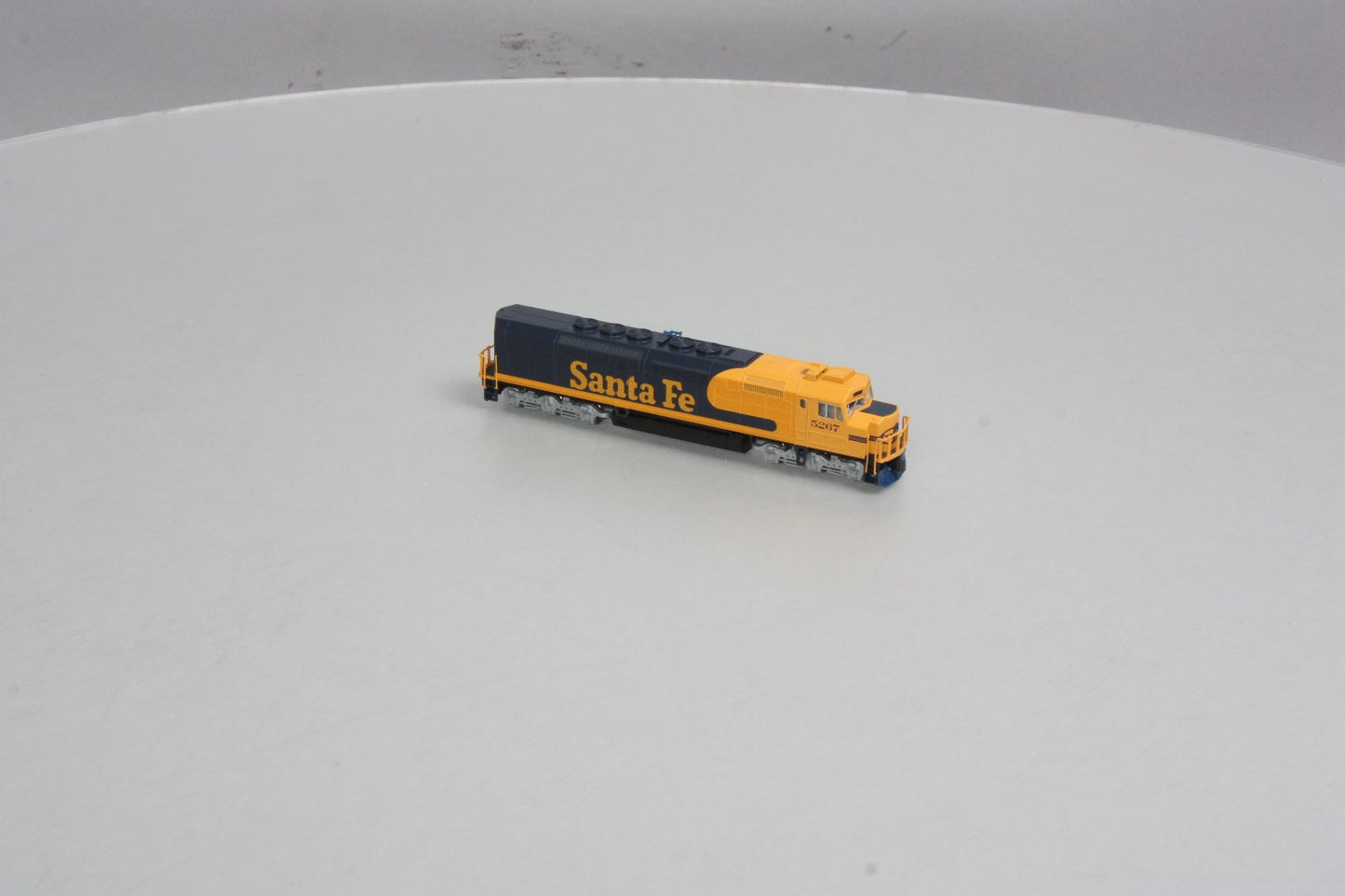 Kato 176-9213 N Santa Fe EMD SDP40F Type IVA Diesel Loco #5267