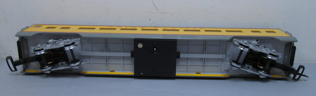 LGB 31570 Union Pacific Long Passenger Coach - Metal Wheels EX/Box