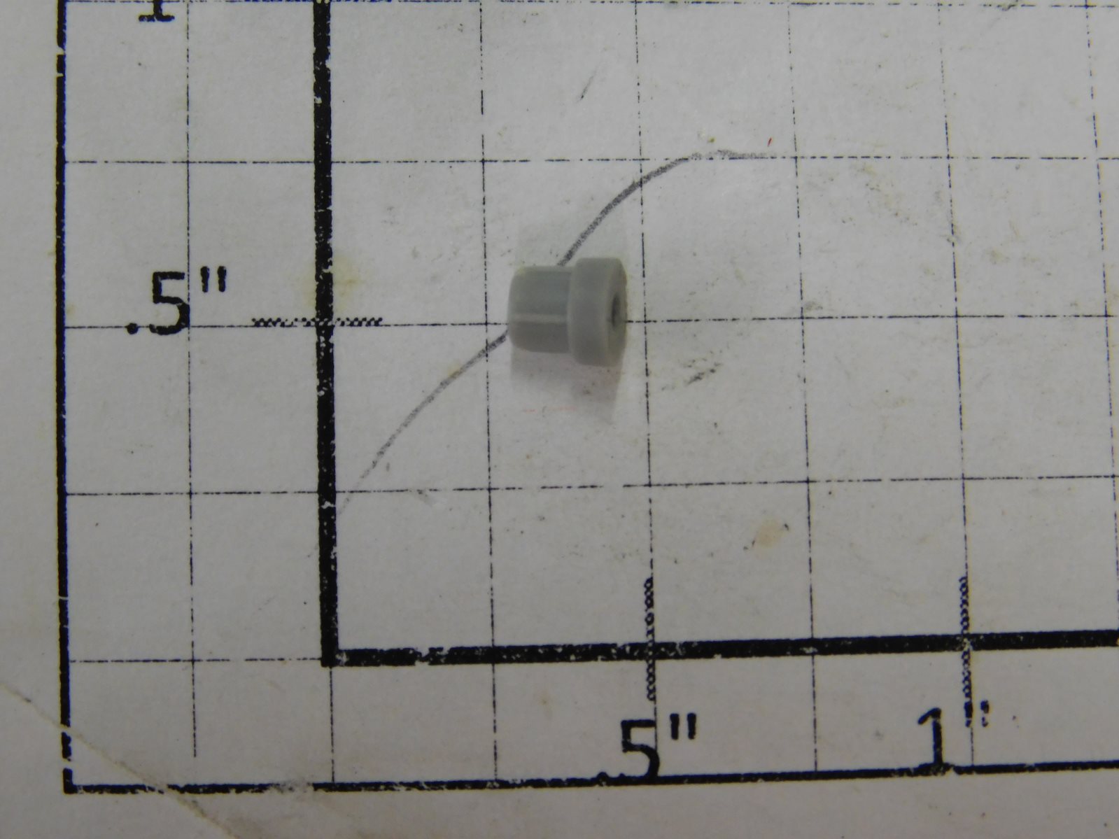 Lionel 18043-75 Gray Handrail Insulator