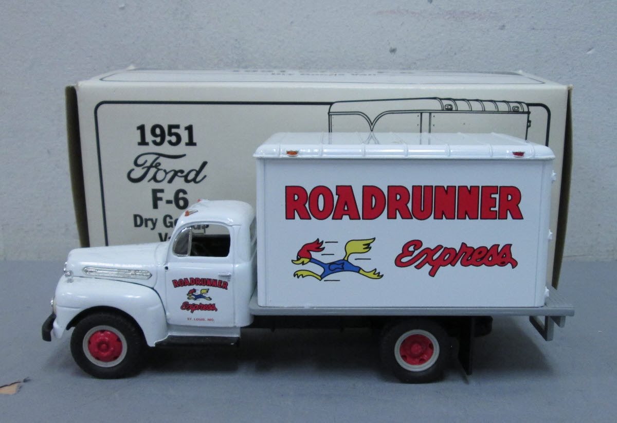 First Gear 19-1108 1:34 Roadrunner 1951 Ford F-6 Dry Goods Van