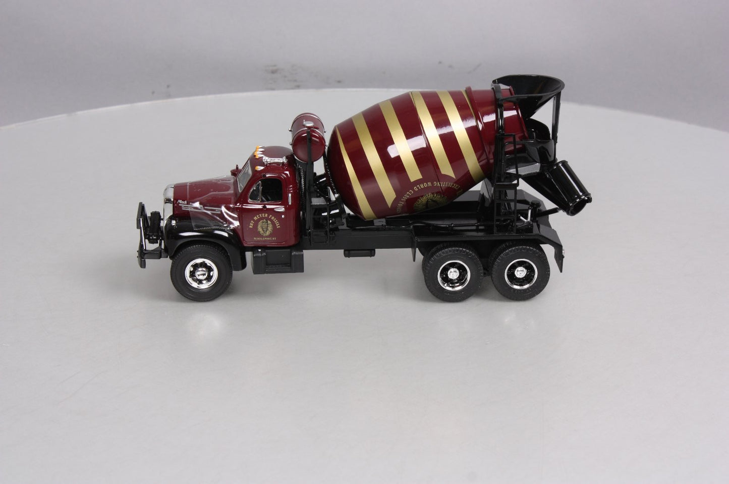 First Gear 19-2737 1:34 Die Cast Ran Meyer - 1960 Mack B-Model Mixer