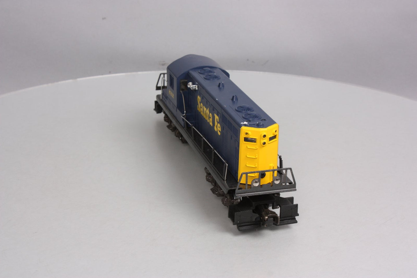 Lionel 6-8352 O Gauge Santa Fe GP-20 Powered Diesel Locomotive #8352 LN/Box