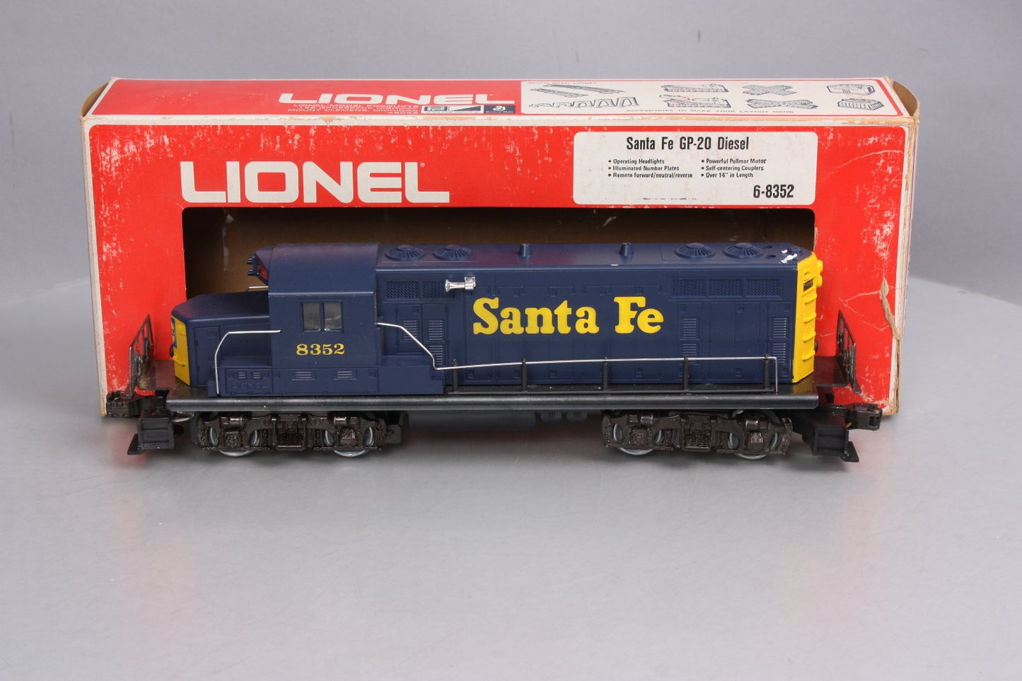 Lionel 6-8352 O Gauge Santa Fe GP-20 Powered Diesel Locomotive #8352 LN/Box
