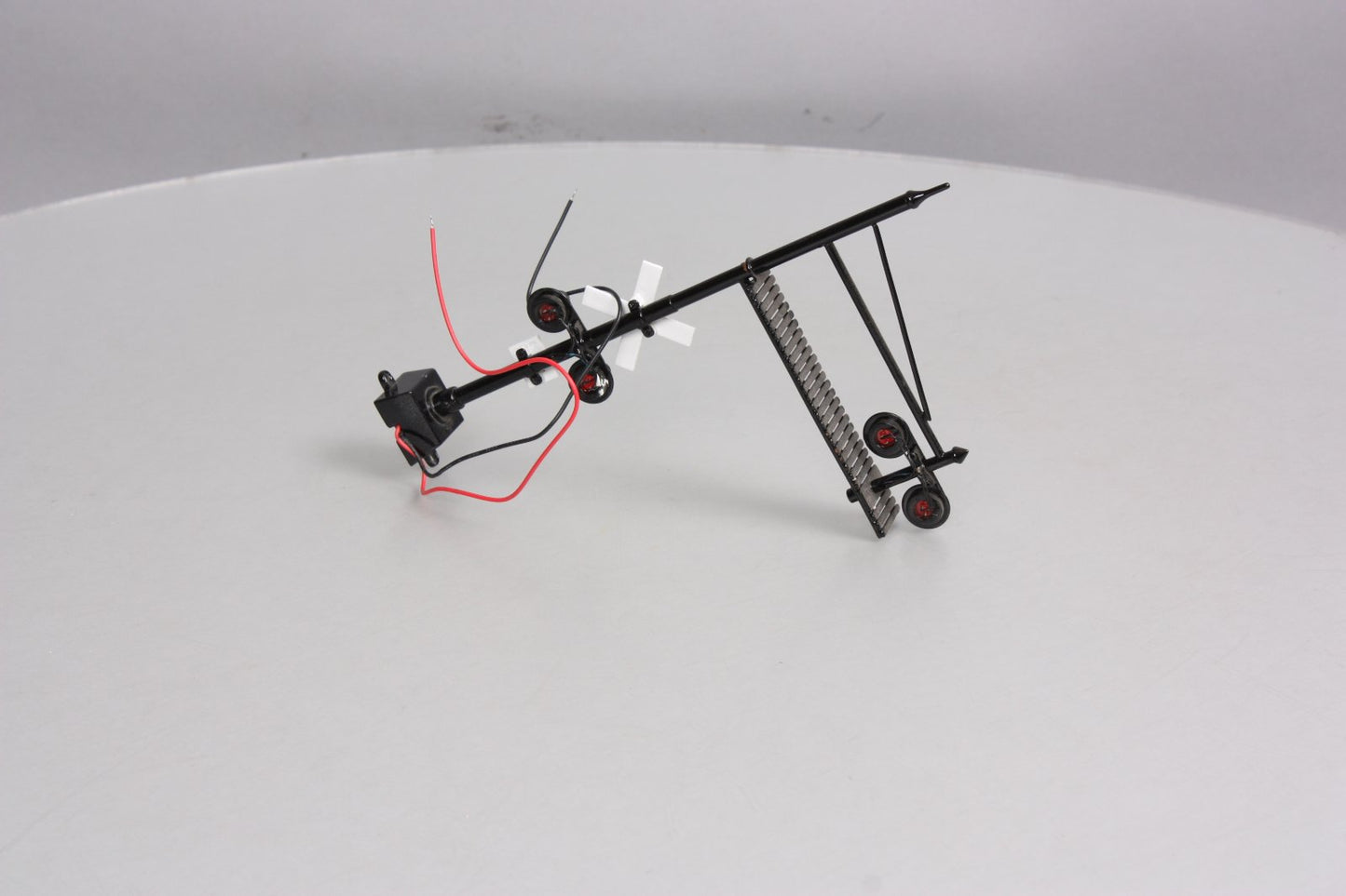 MTH 30-11010 O Scale Operating Crossing Signal LN/Box
