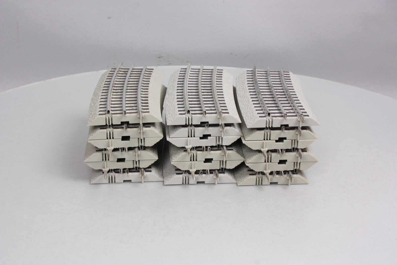Lionel 6-12055 FasTrack 1/2 O72 Half Curve (18 Sections) LN