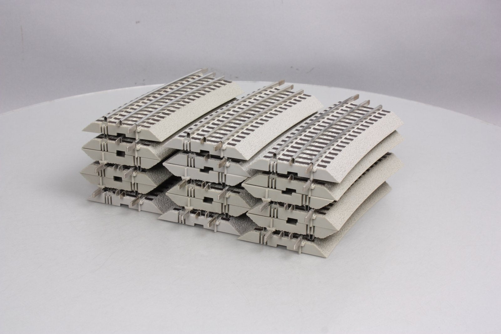 Lionel 6-12055 FasTrack 1/2 O72 Half Curve (18 Sections) LN