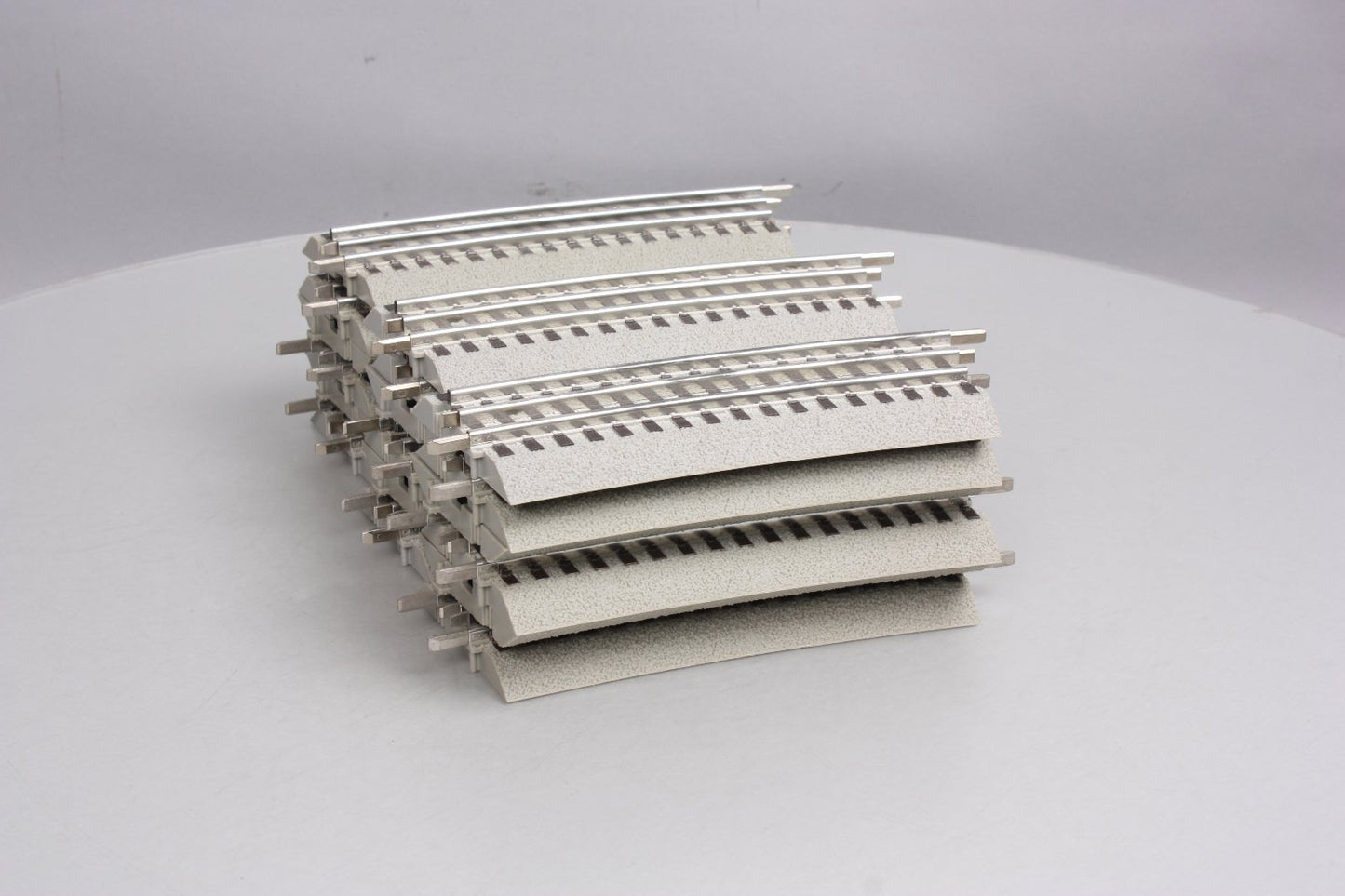 Lionel 6-12055 FasTrack 1/2 O72 Half Curve (18 Sections) LN