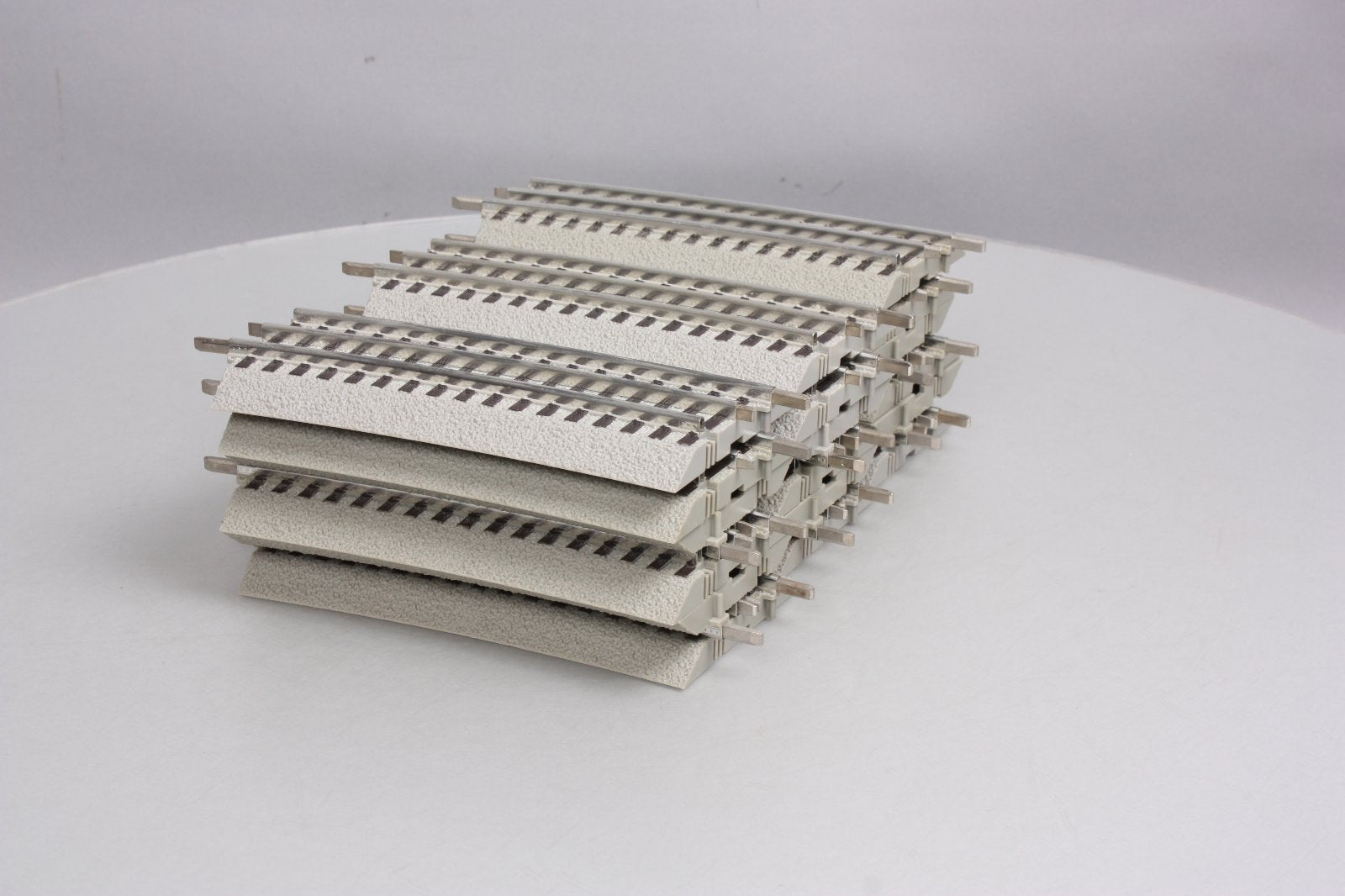 Lionel 6-12055 FasTrack 1/2 O72 Half Curve (18 Sections) LN