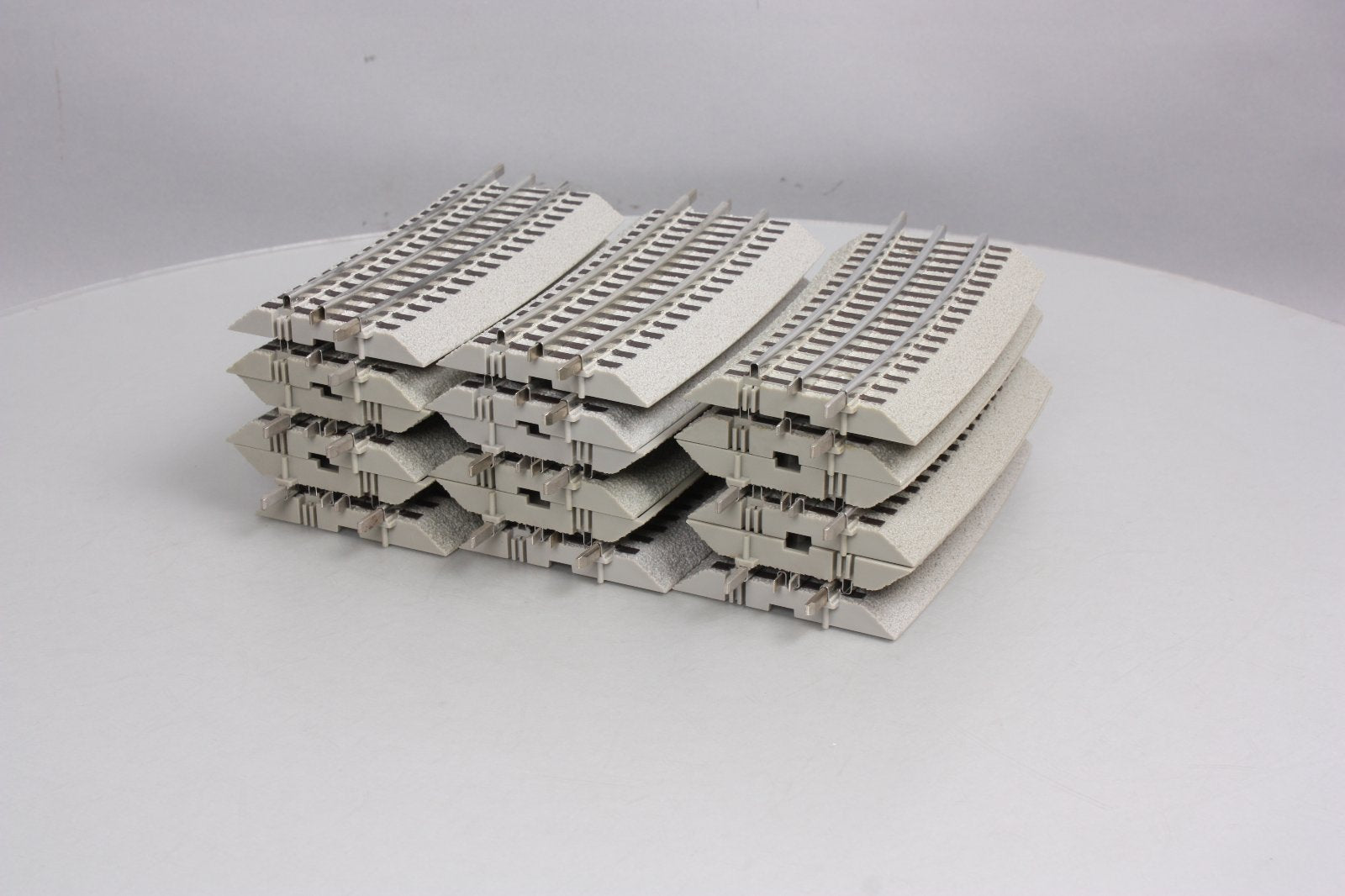 Lionel 6-12055 FasTrack 1/2 O72 Half Curve (18 Sections) LN