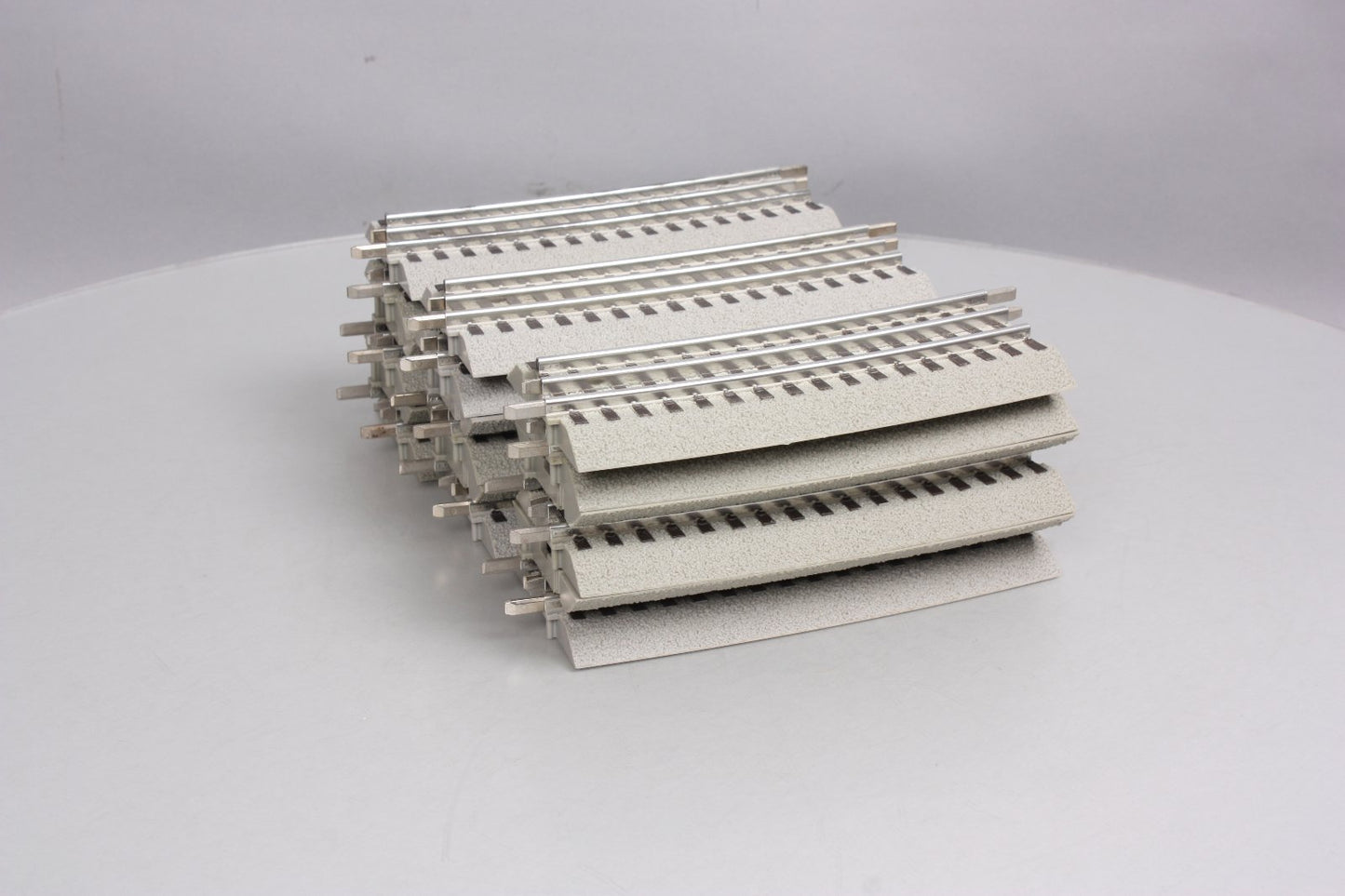 Lionel 6-12055 FasTrack 1/2 O72 Half Curve (18 Sections) LN