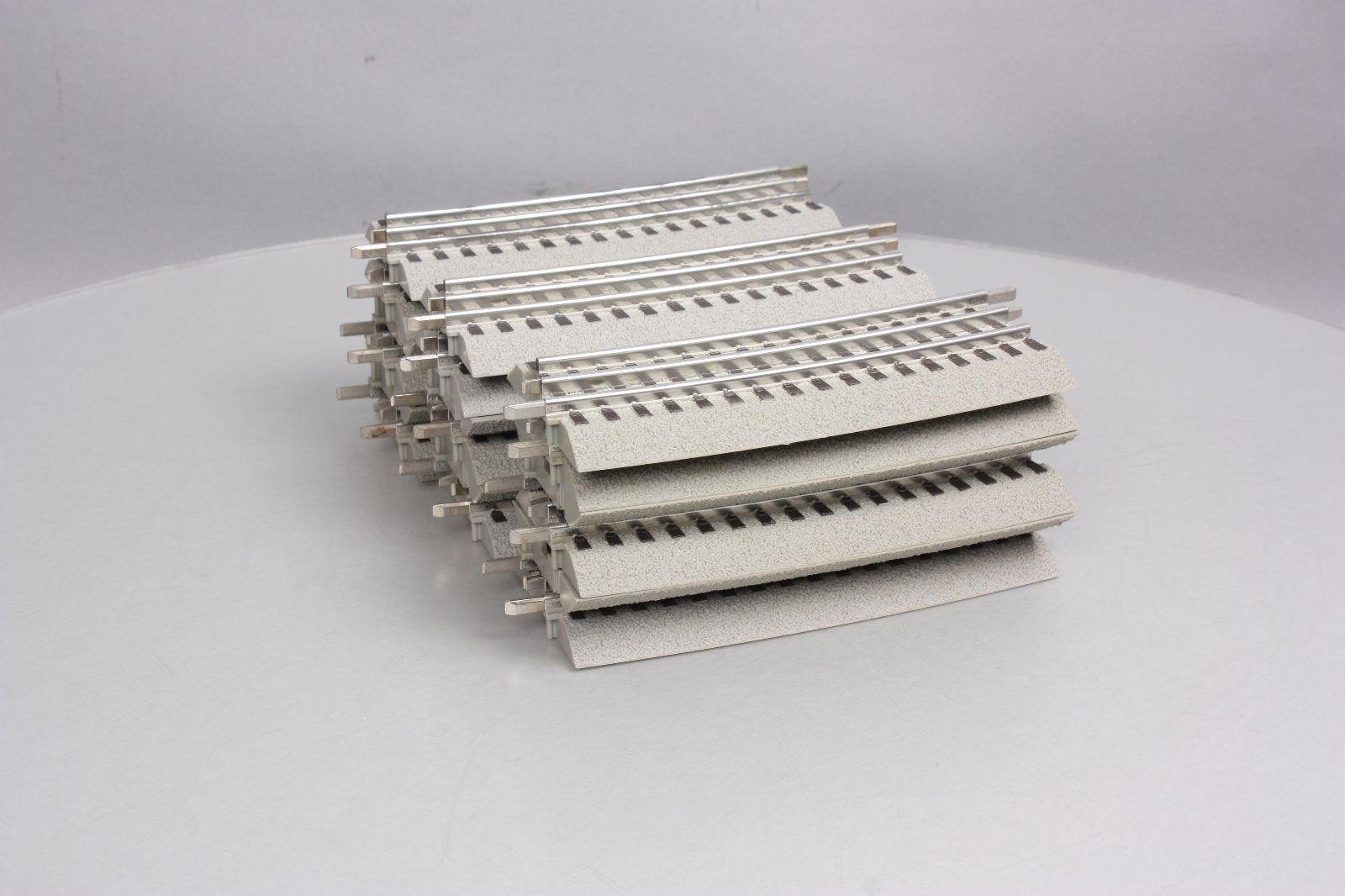 Lionel 6-12055 FasTrack 1/2 O72 Half Curve (18 Sections) LN