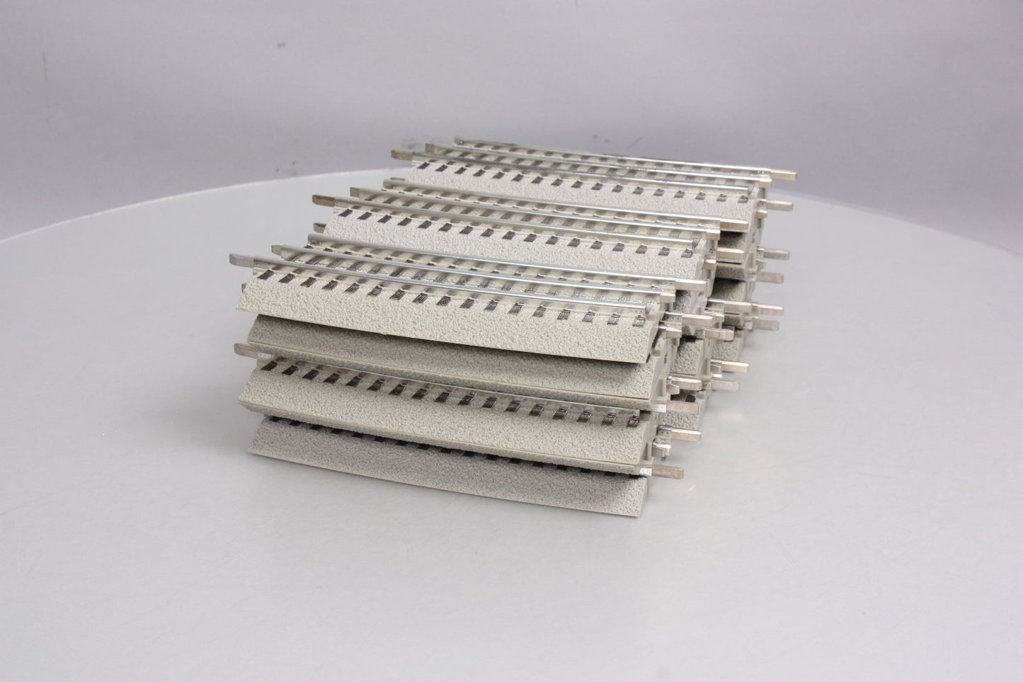 Lionel 6-12055 FasTrack 1/2 O72 Half Curve (18 Sections) LN