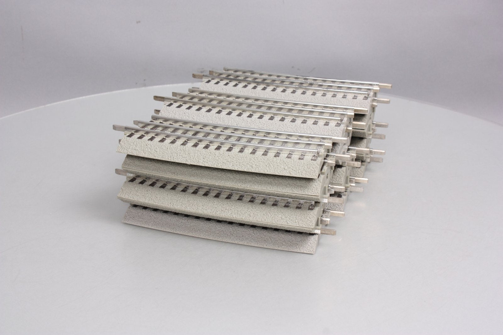 Lionel 6-12055 FasTrack 1/2 O72 Half Curve (18 Sections) LN
