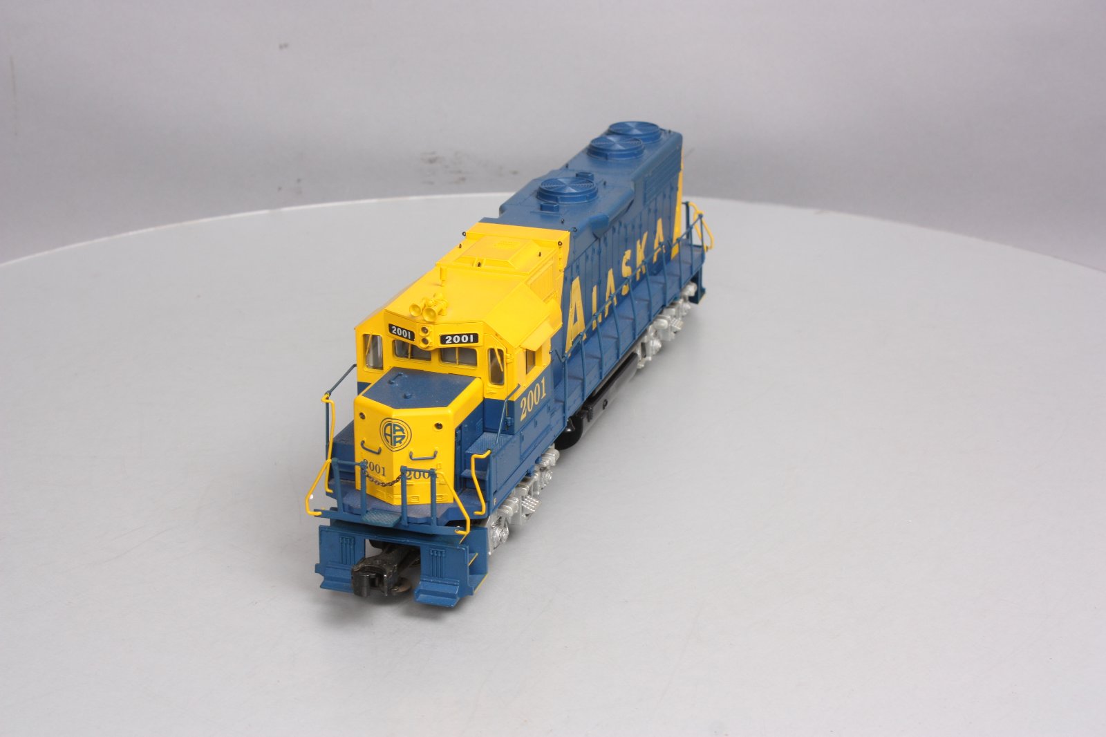 K-Line K2402-2001 O Gauge Alaska Railroad GP38-2 Diesel Locomotive #2001 LN/Box