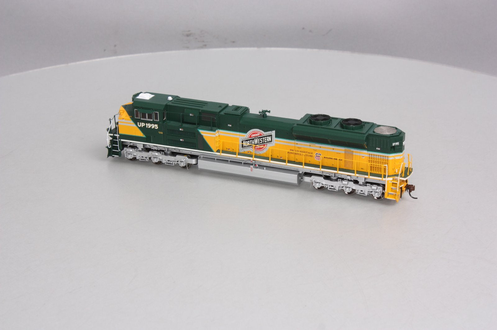 Athearn G68671 UP/C&NWH SD70ACe Diesel Locomotive w/Sound and DCC #1995 LN/Box