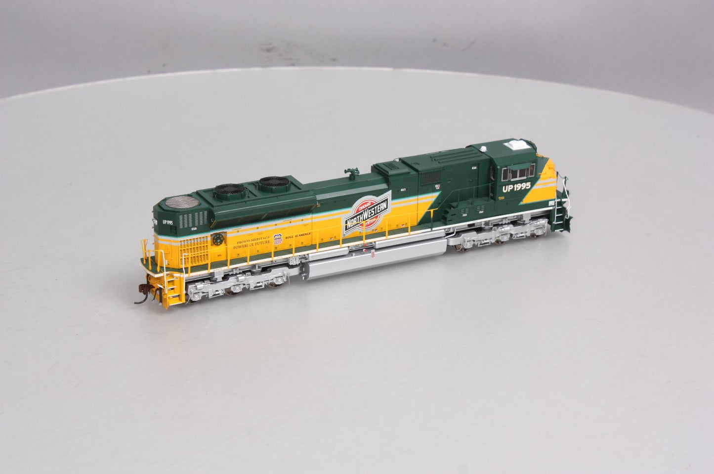 Athearn G68671 UP/C&NWH SD70ACe Diesel Locomotive w/Sound and DCC #1995 LN/Box