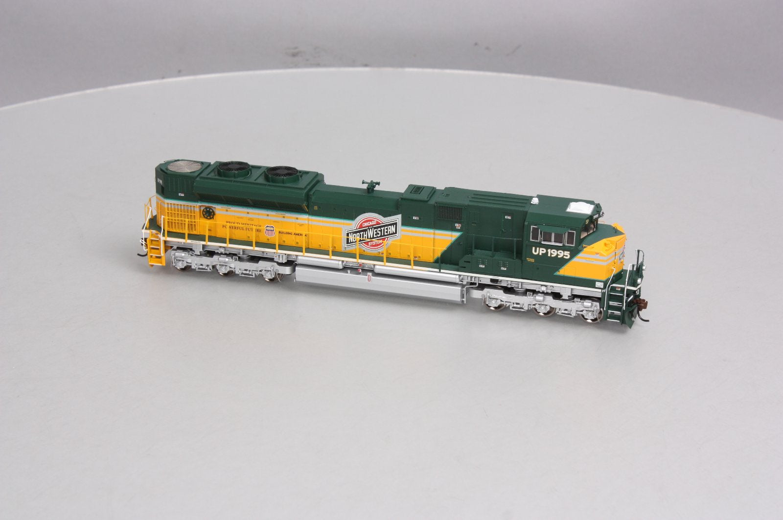 Athearn G68671 UP/C&NWH SD70ACe Diesel Locomotive w/Sound and DCC #1995 LN/Box