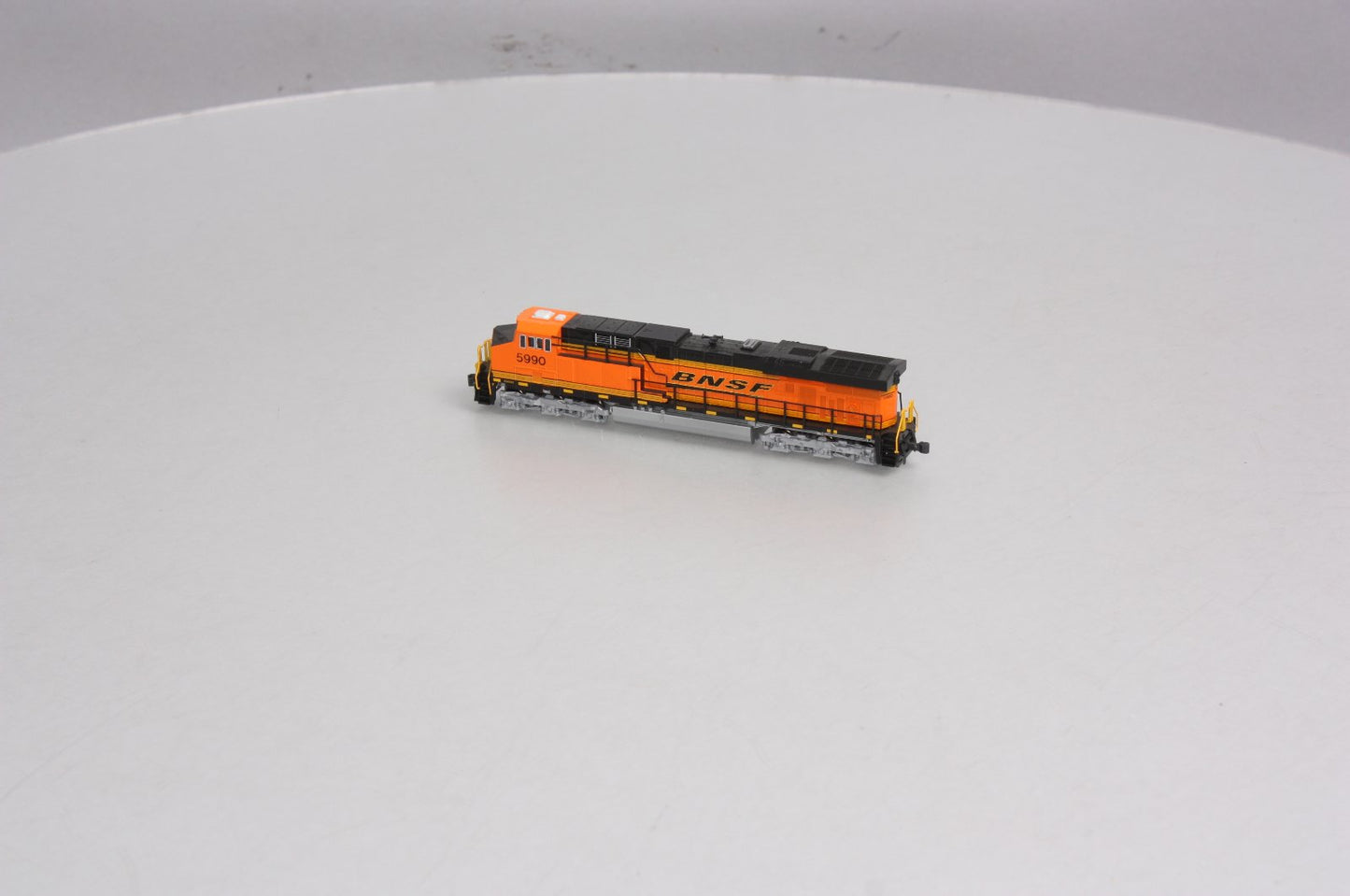 Kato 176-8910 N BNSF GE ES44AC 'GEVO' Locomotive #5990 with DCC